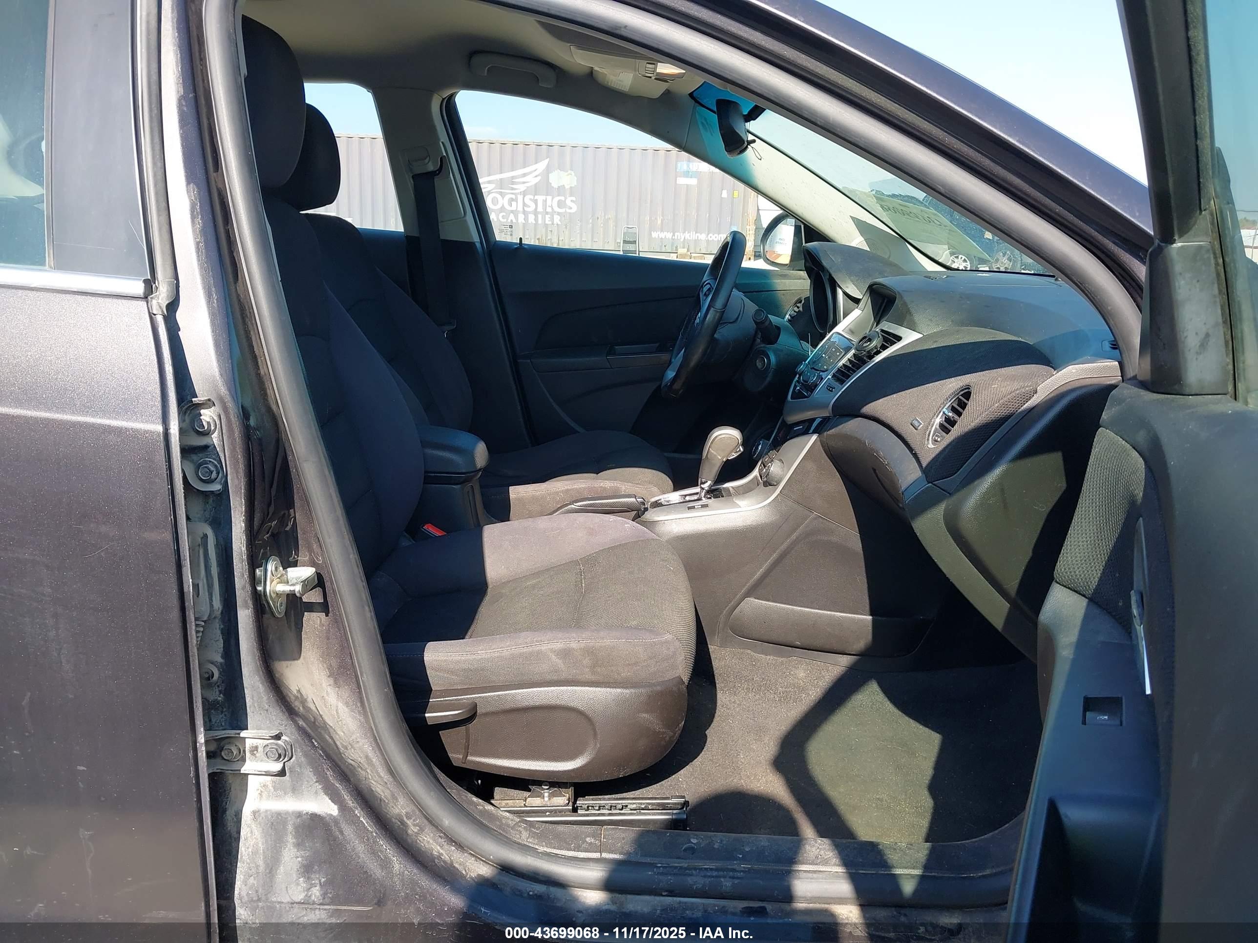 CHEVROLET CRUZE image 5