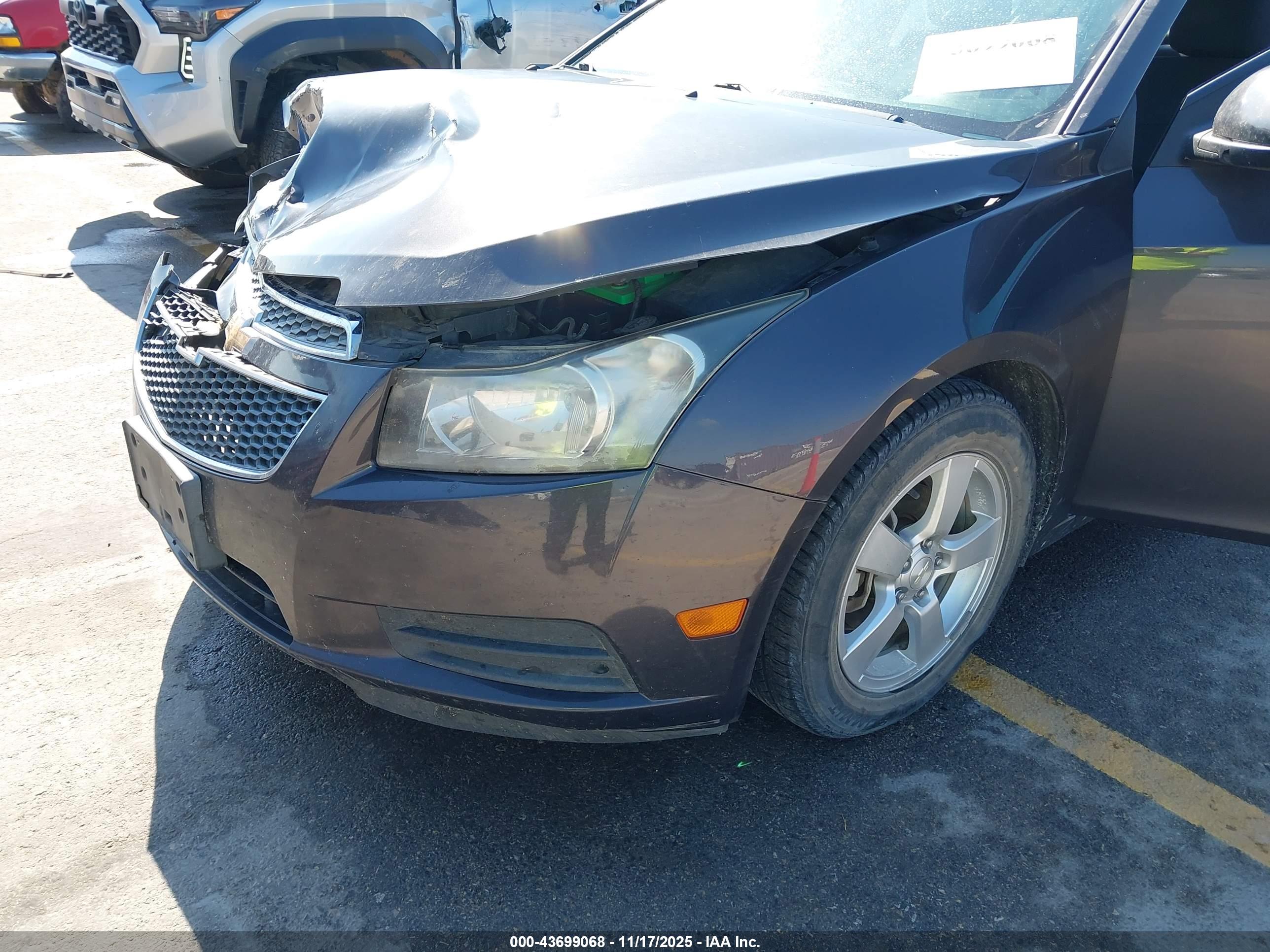 CHEVROLET CRUZE image 6