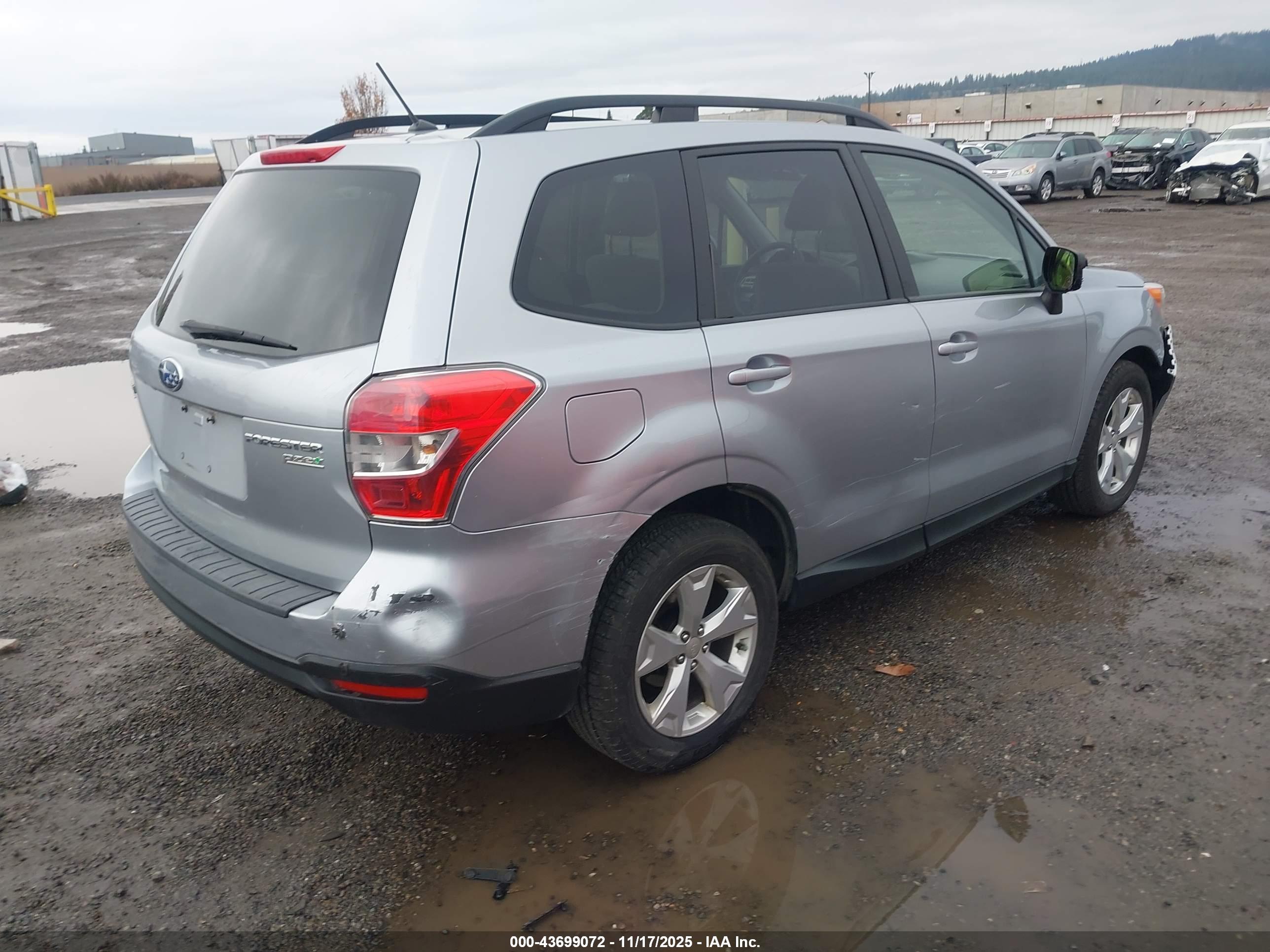 SUBARU FORESTER image 4