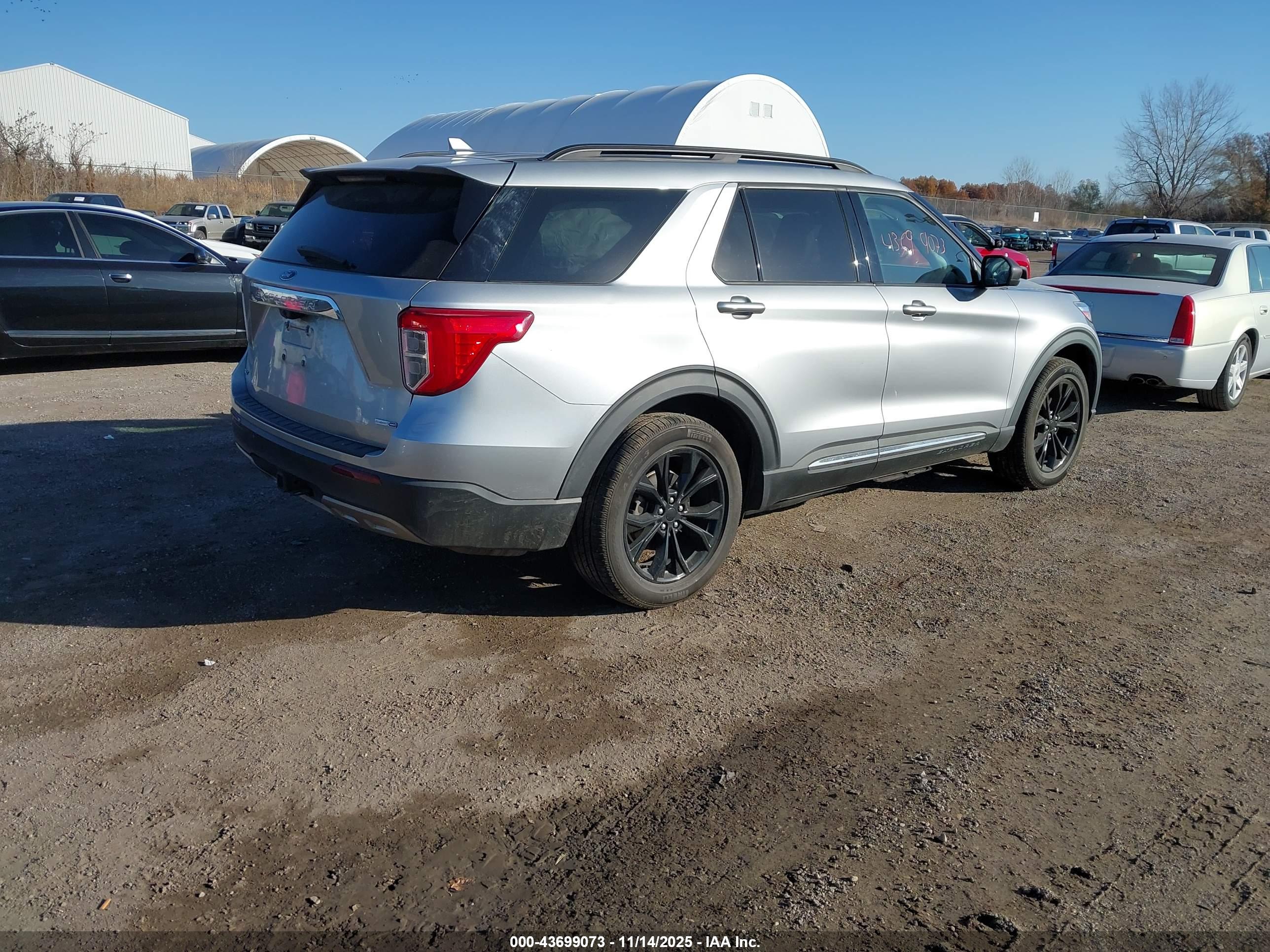 FORD EXPLORER image 4