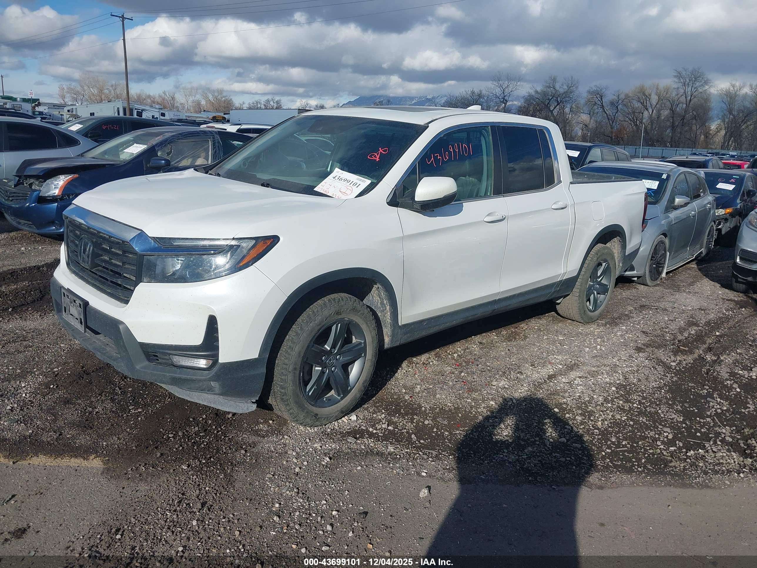 HONDA RIDGELINE image 2