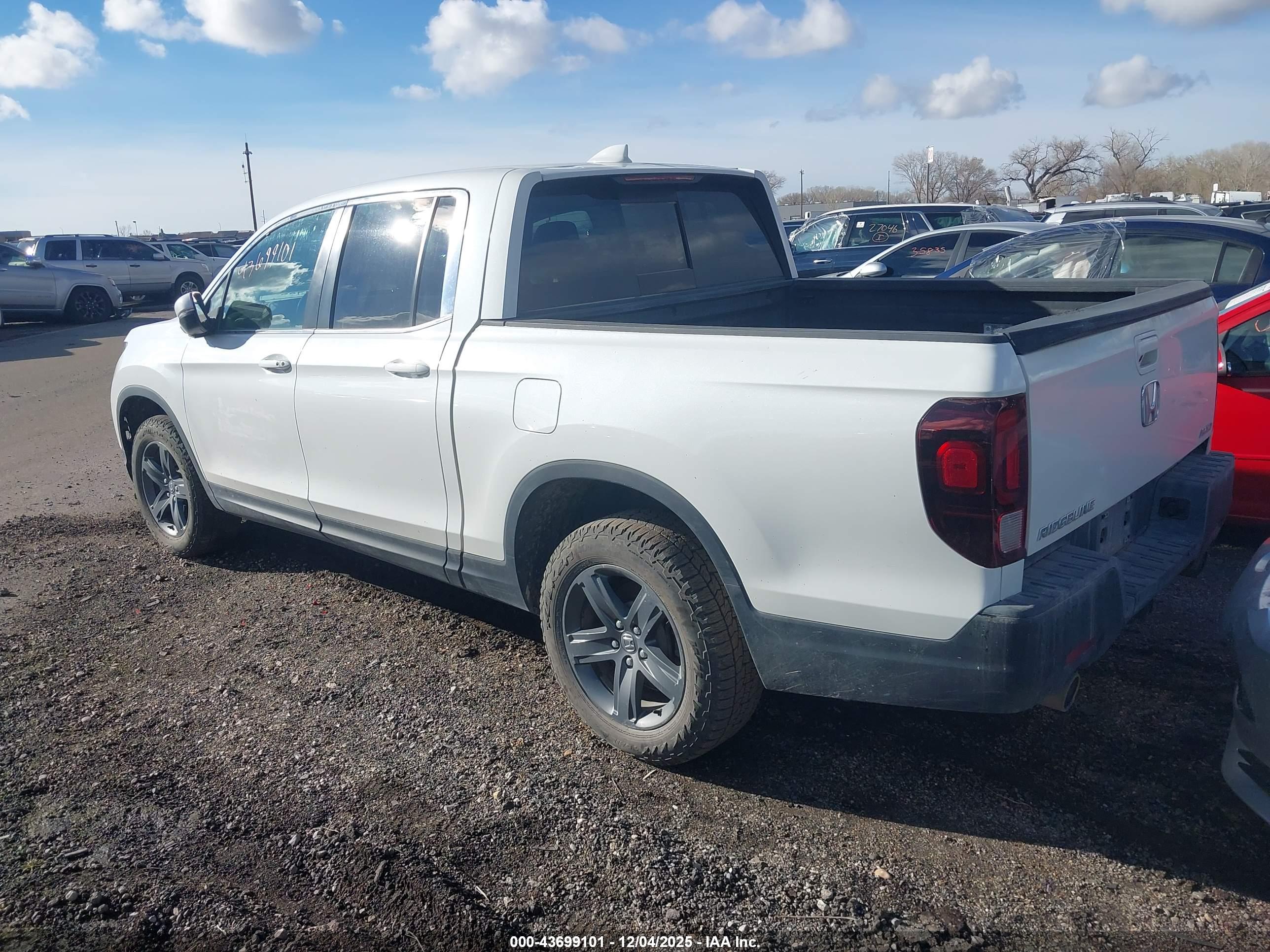 HONDA RIDGELINE image 3