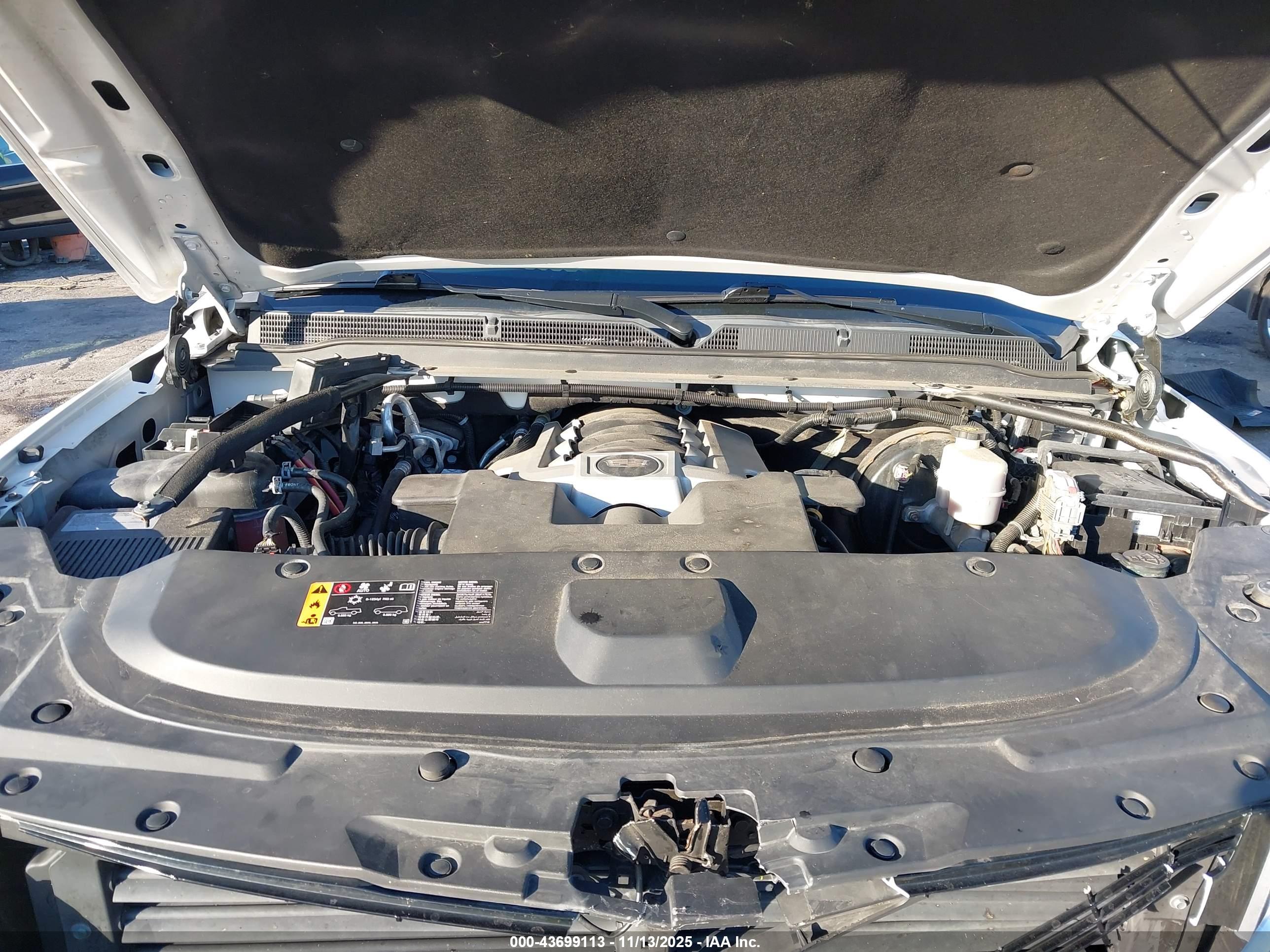 CADILLAC ESCALADE image 10