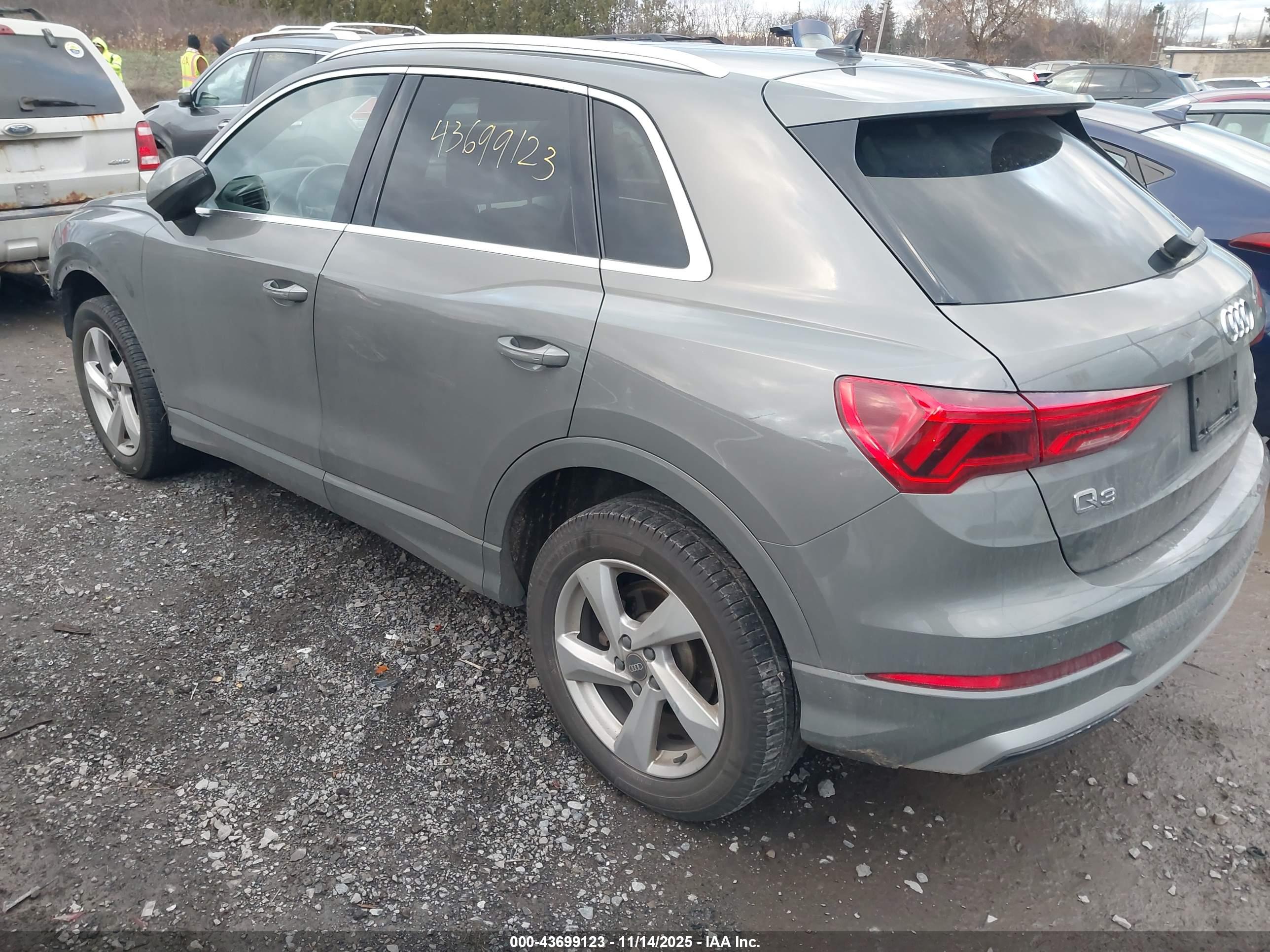AUDI Q3 image 3