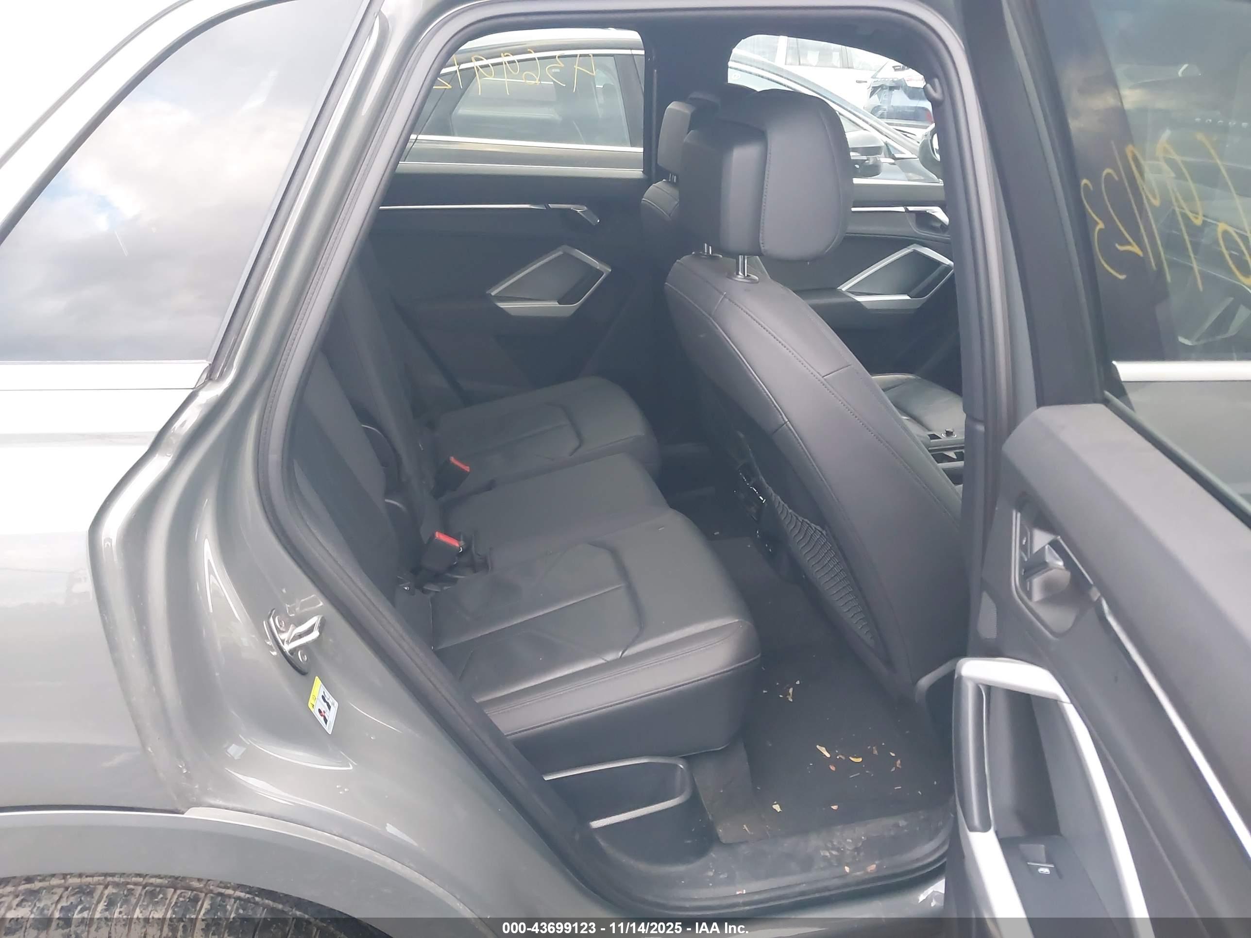 AUDI Q3 image 8