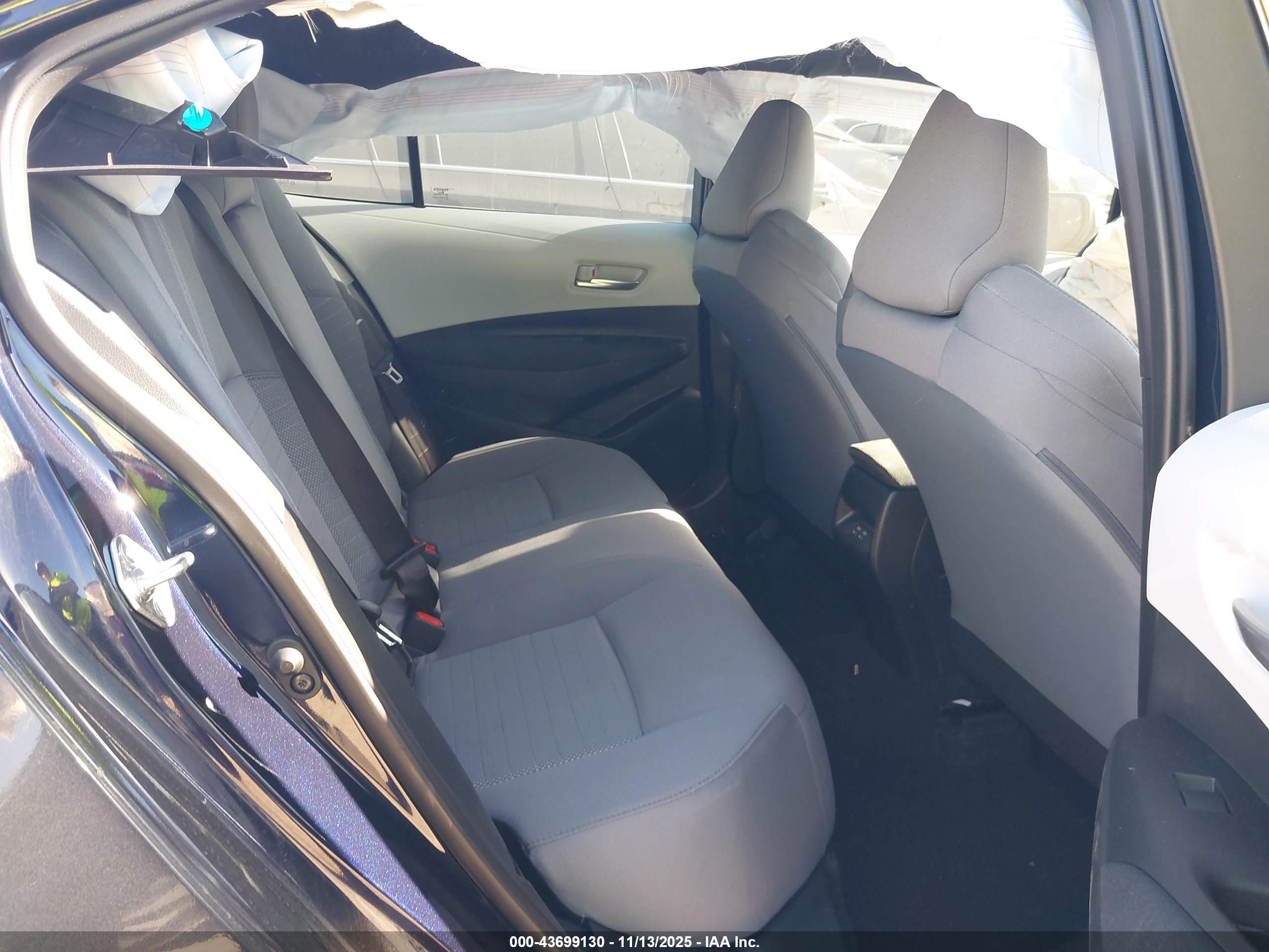 TOYOTA COROLLA image 8