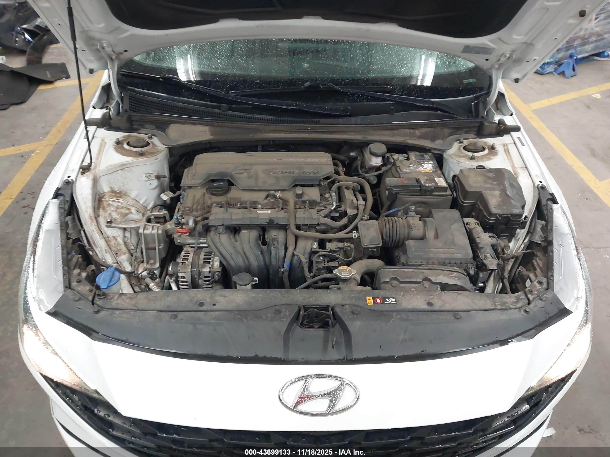 HYUNDAI ELANTRA image 10