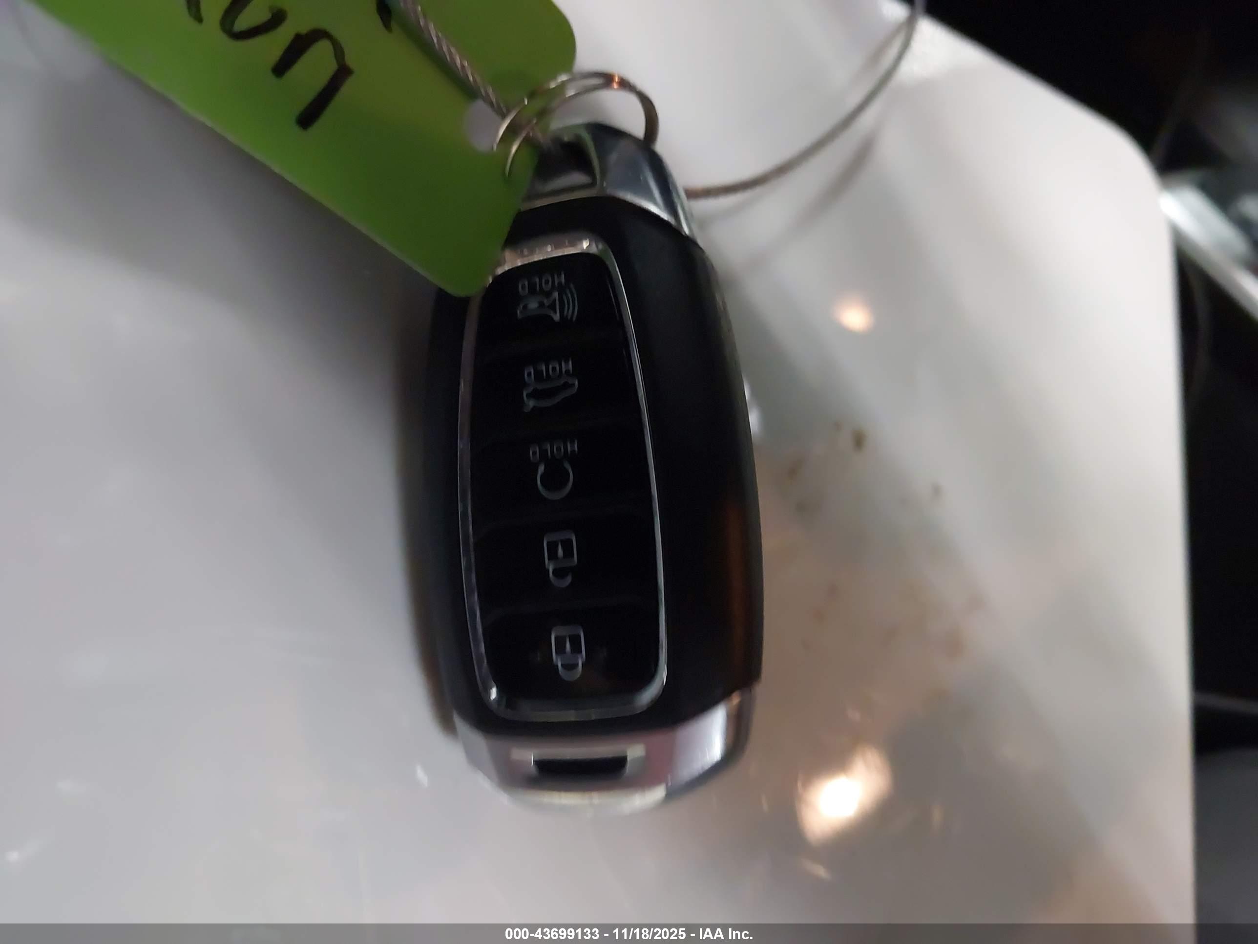 HYUNDAI ELANTRA image 11