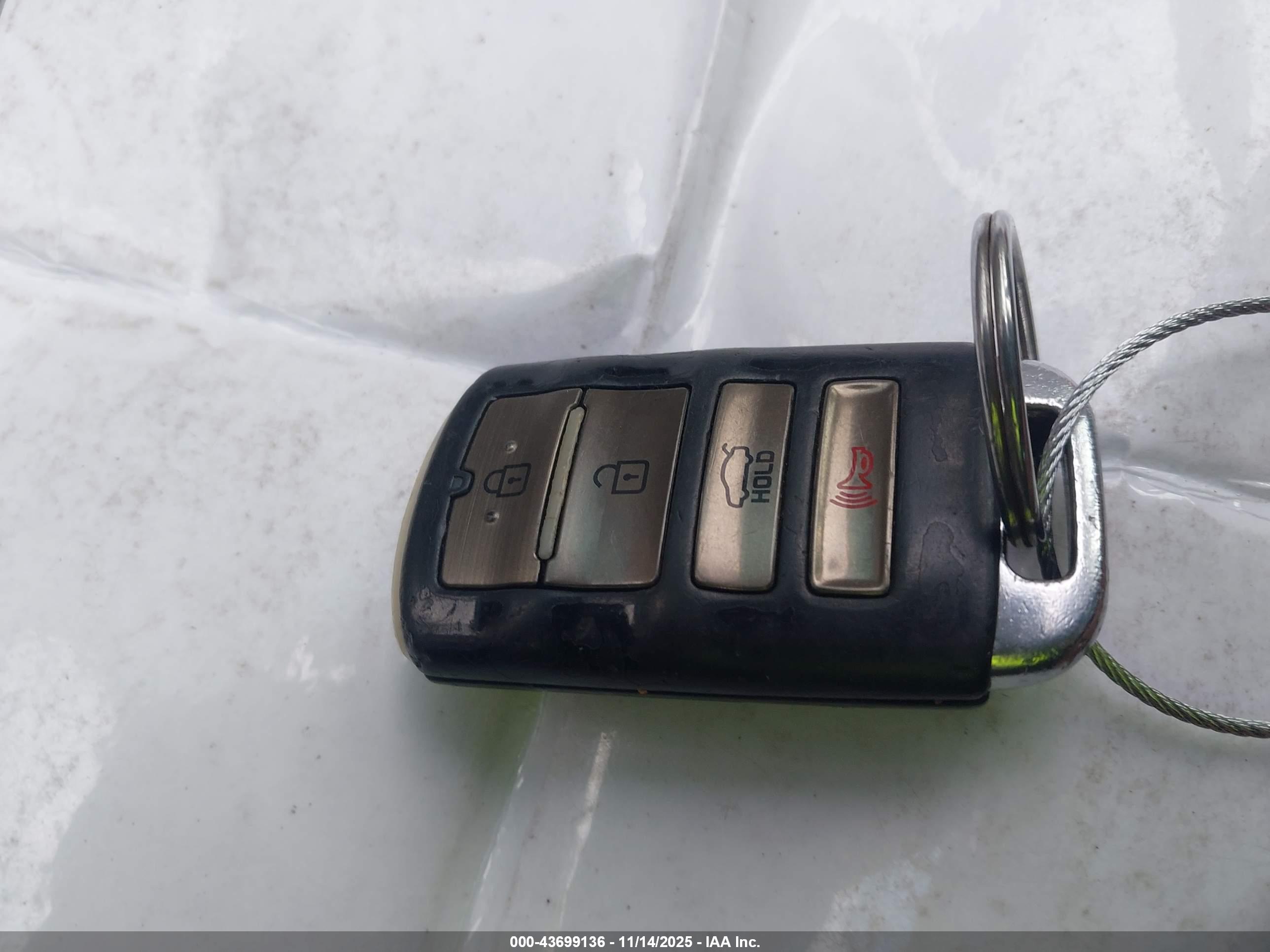 KIA CADENZA image 11