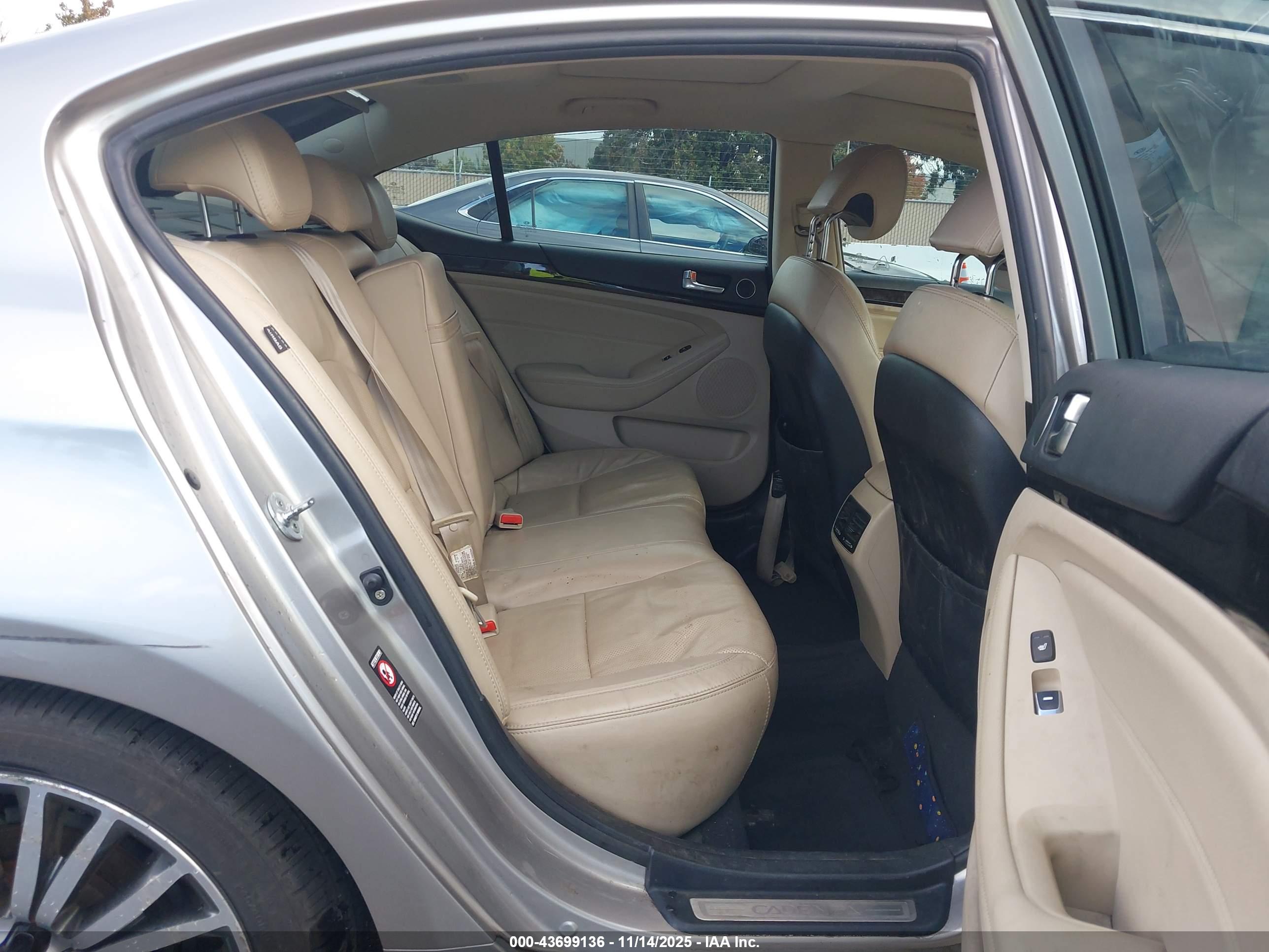 KIA CADENZA image 8