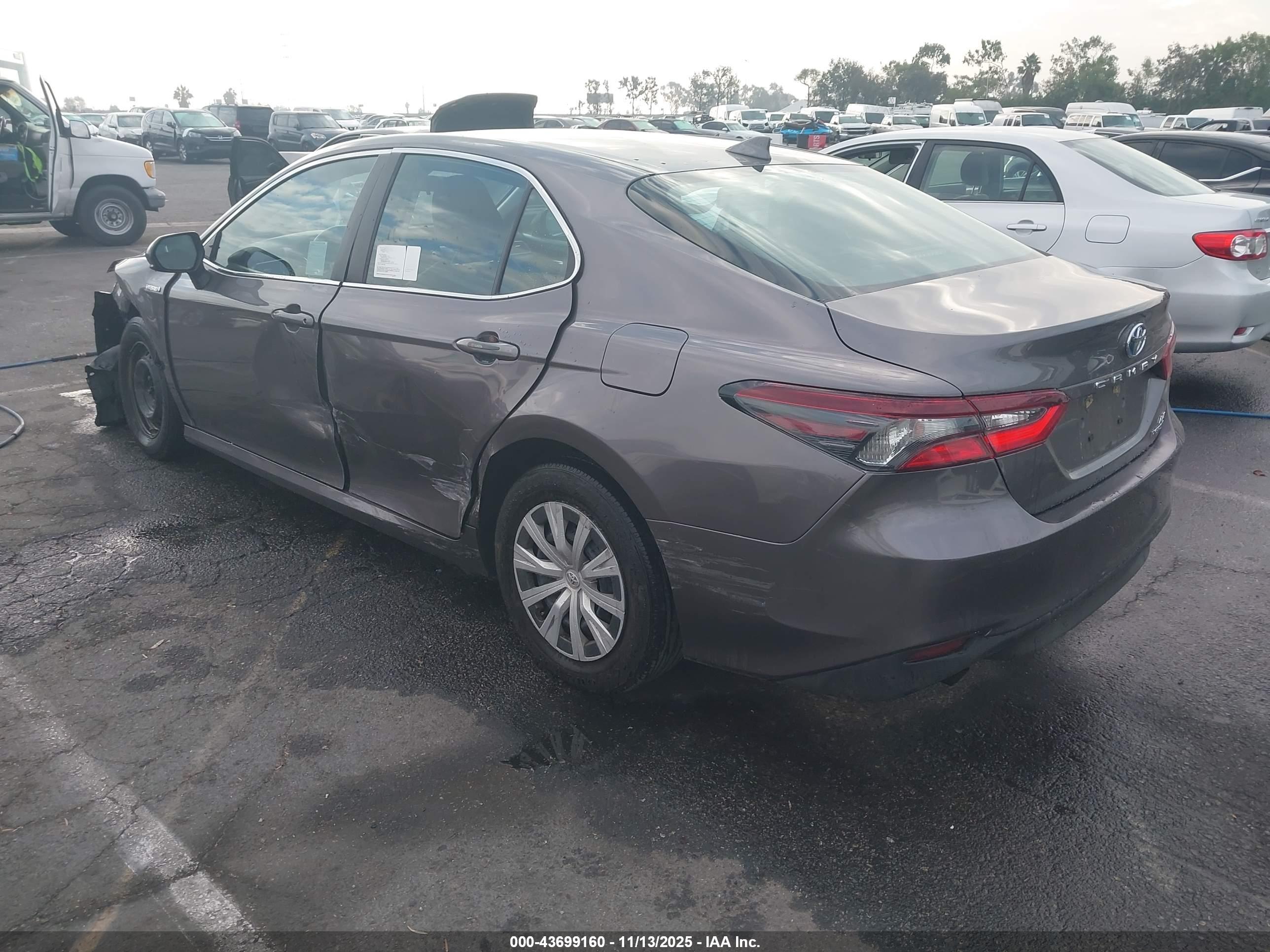 TOYOTA CAMRY image 3