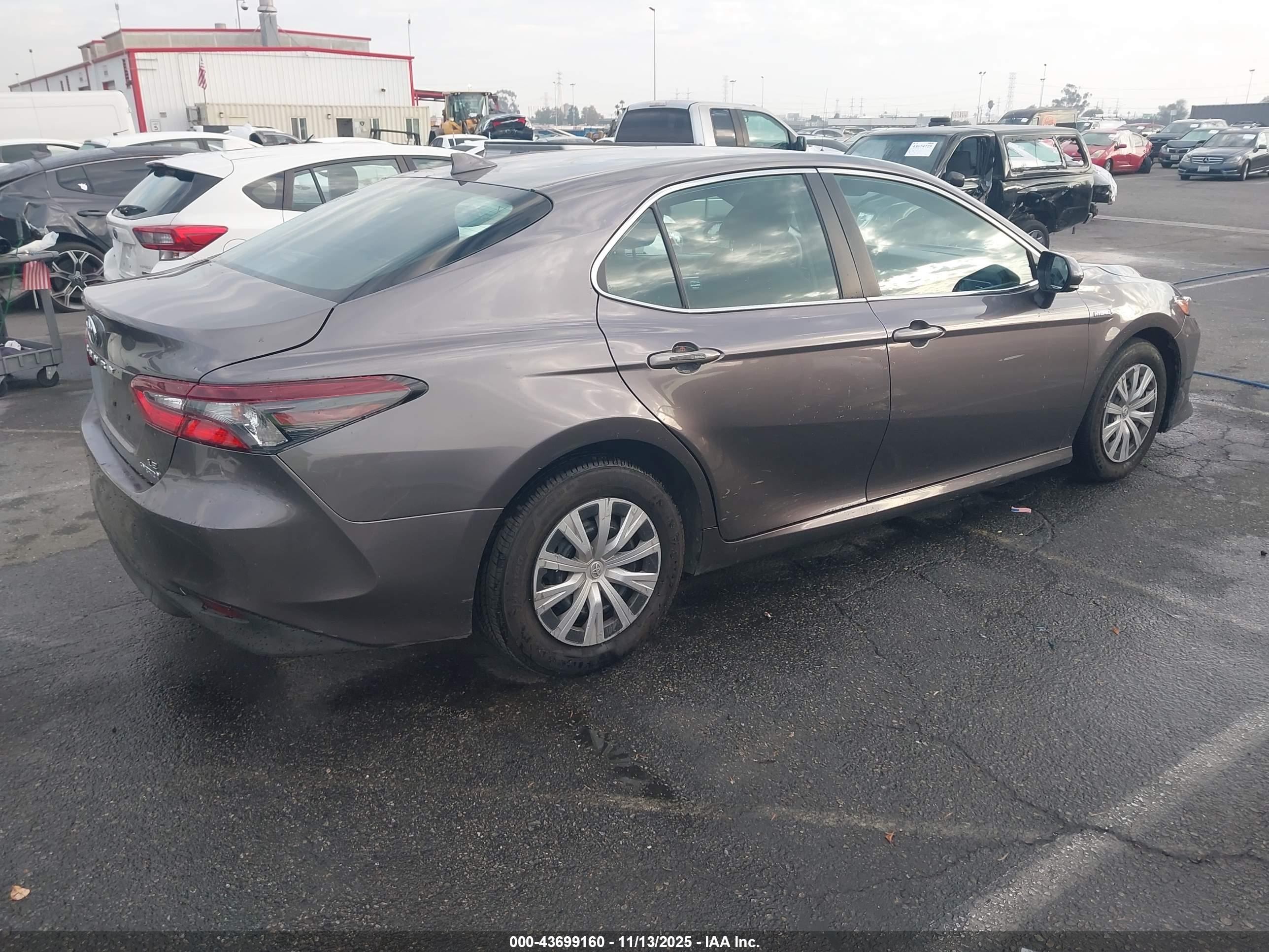 TOYOTA CAMRY image 4