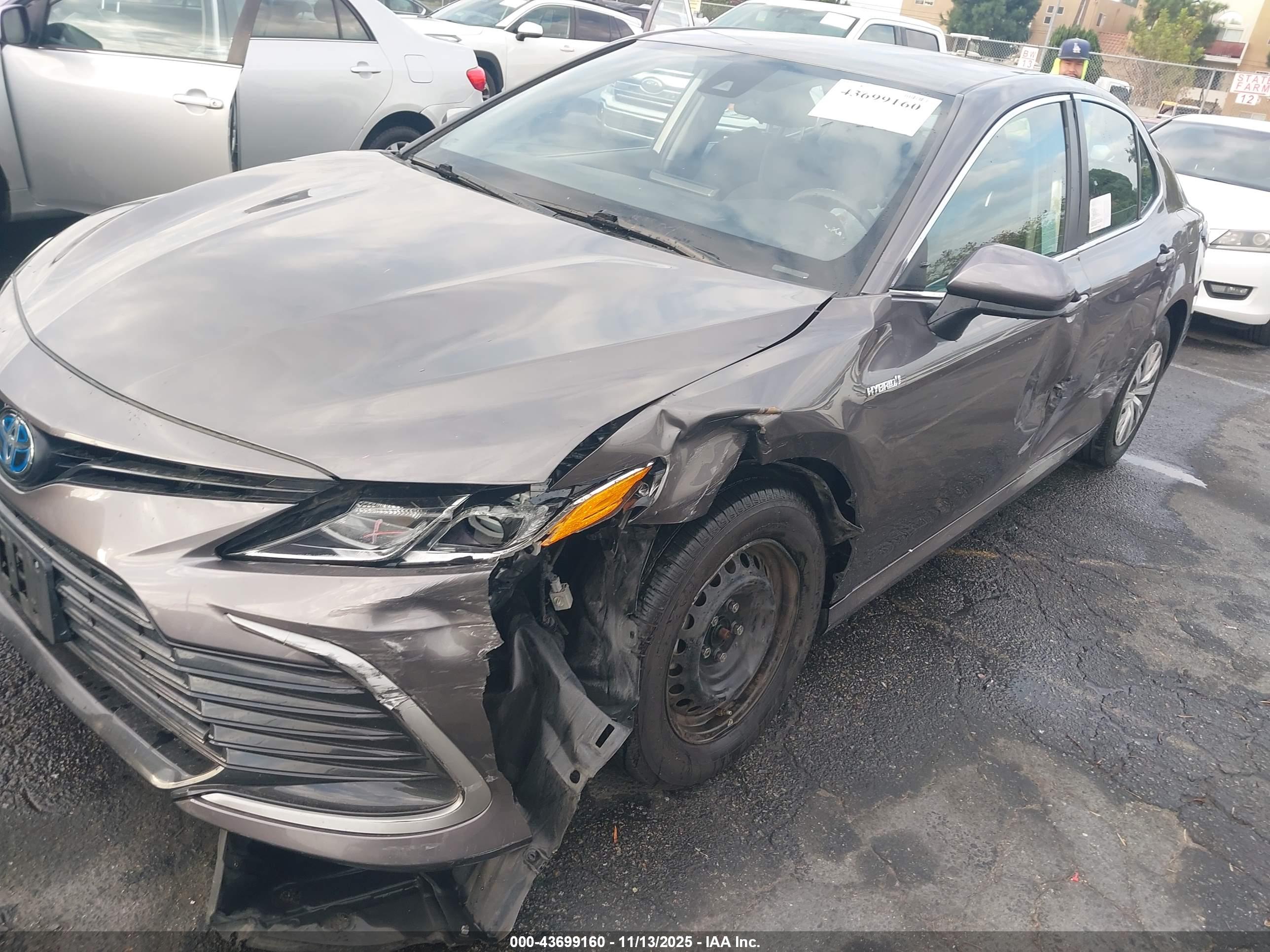TOYOTA CAMRY image 6