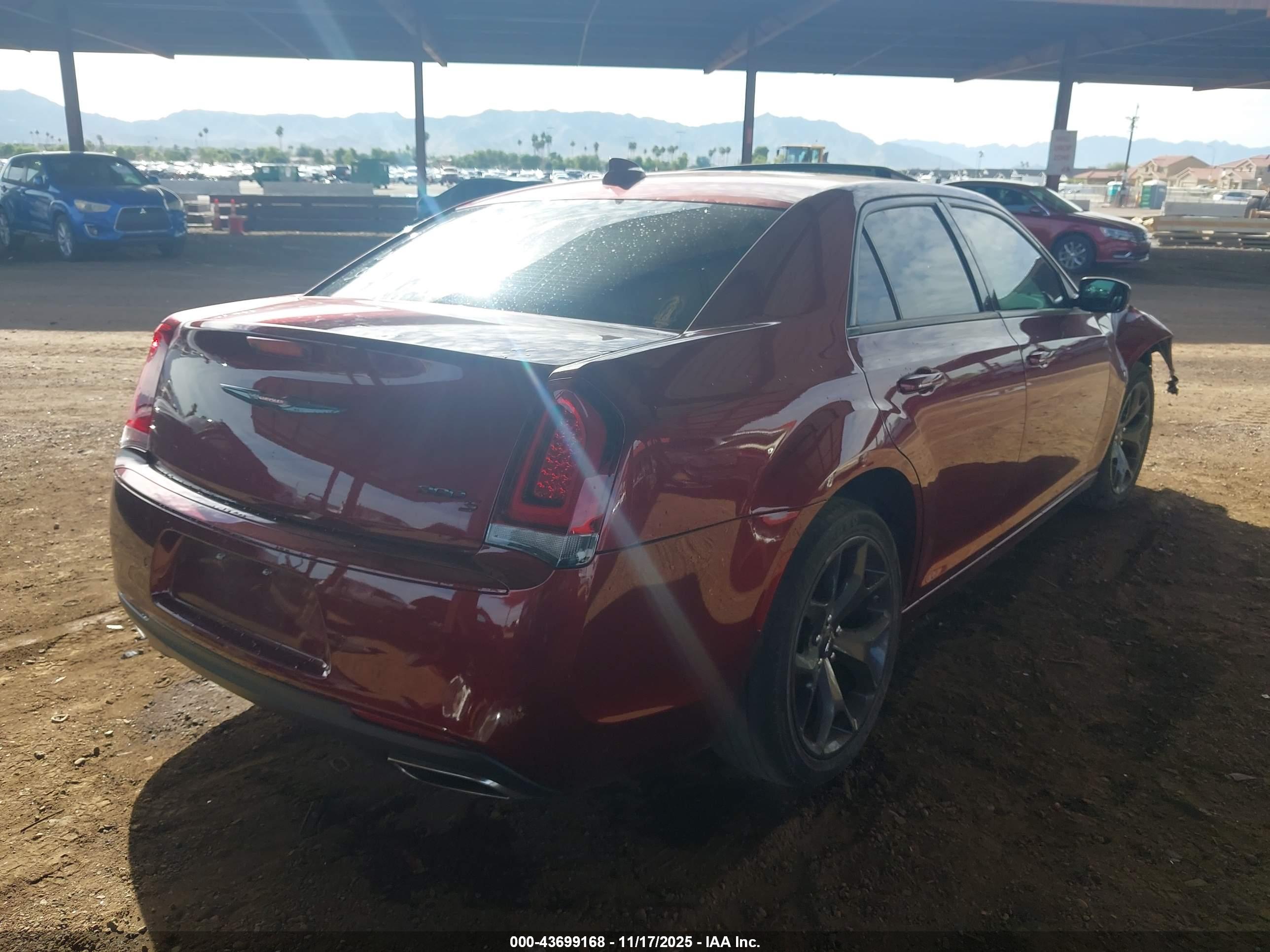 CHRYSLER 300 image 4