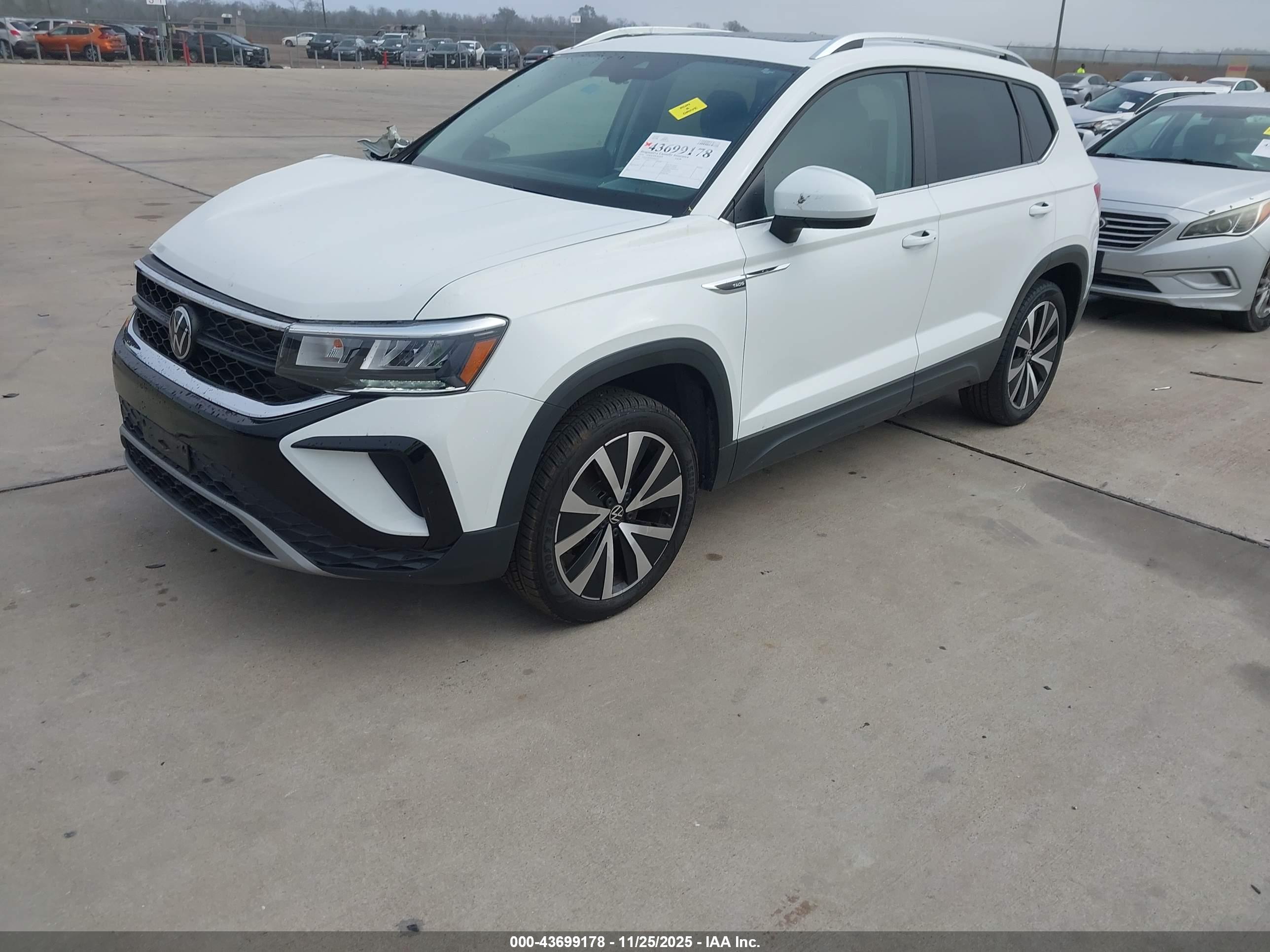 VOLKSWAGEN TAOS image 2