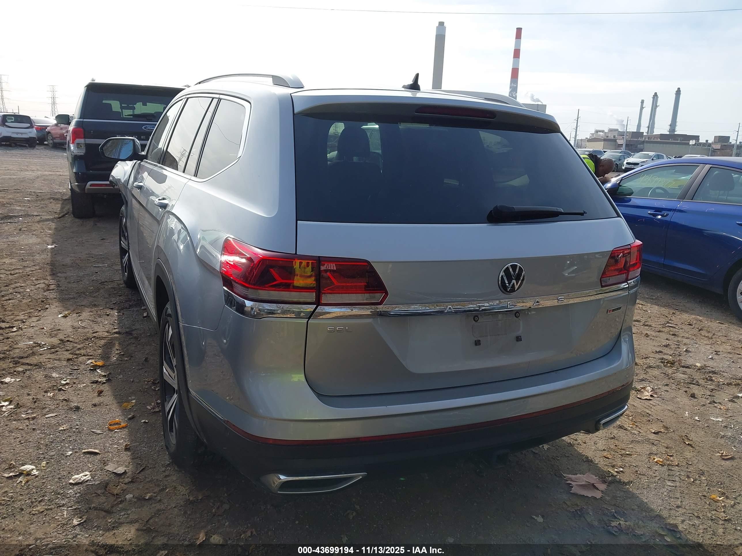 VOLKSWAGEN ATLAS image 3