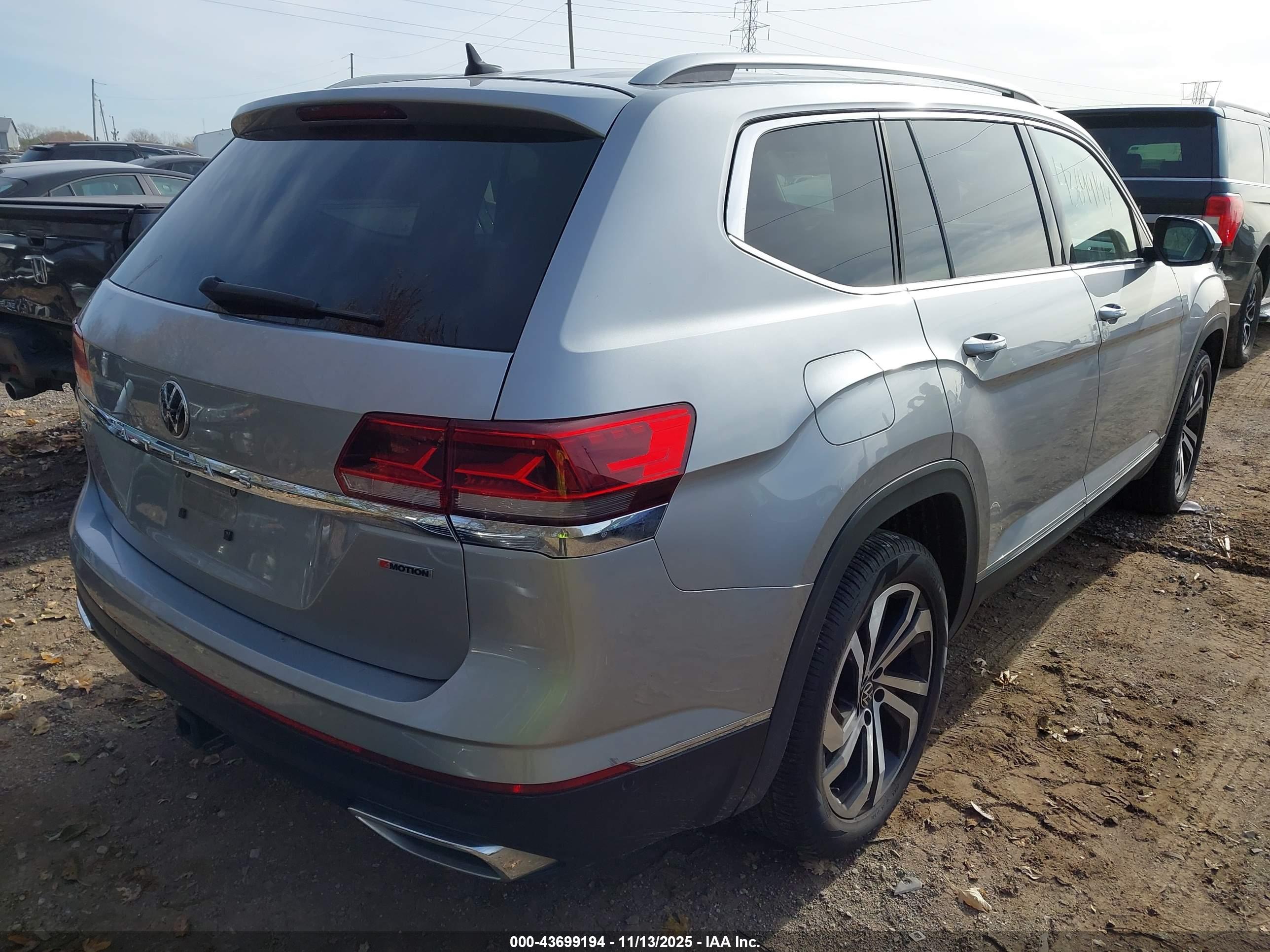 VOLKSWAGEN ATLAS image 4