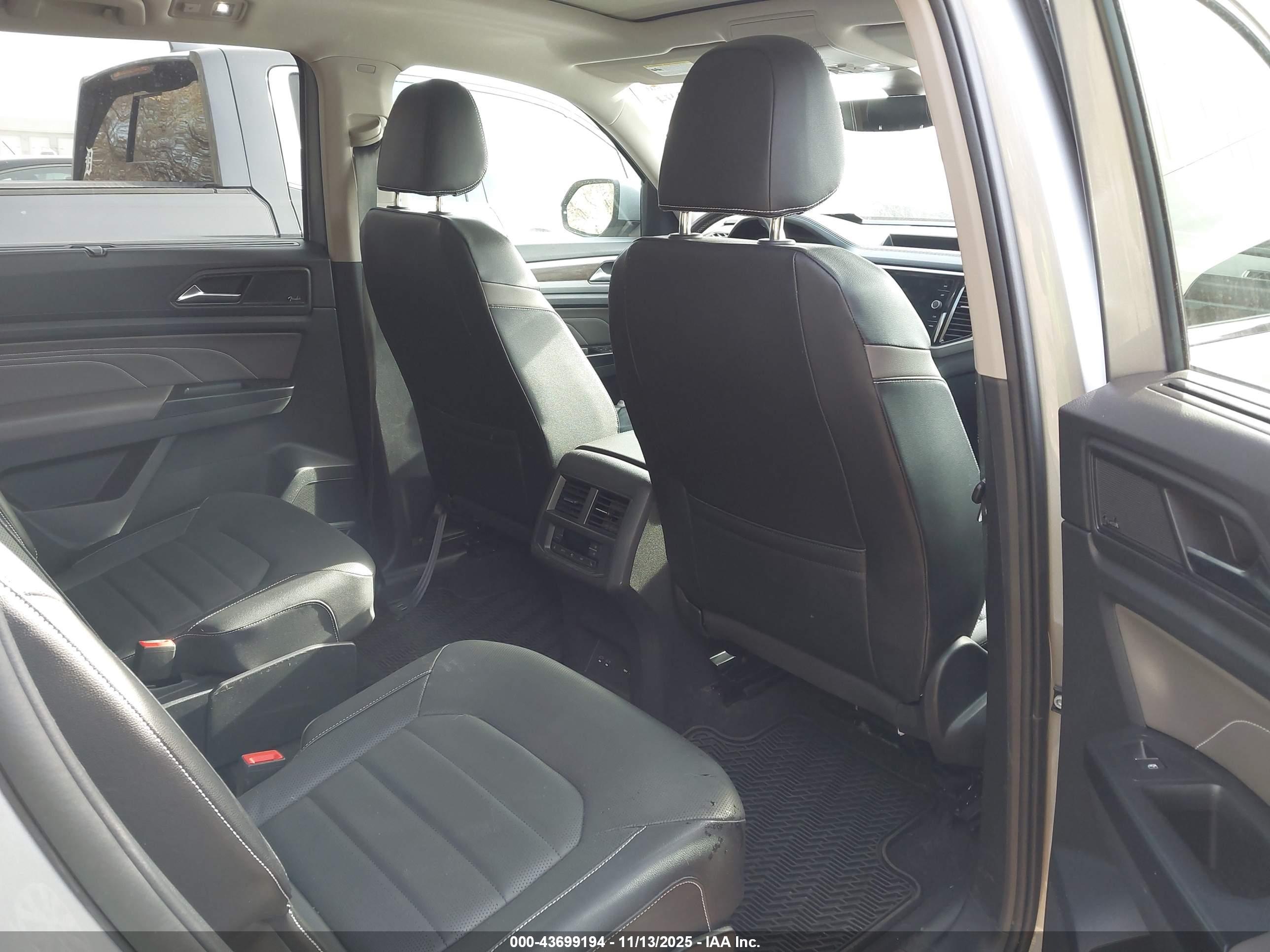 VOLKSWAGEN ATLAS image 8