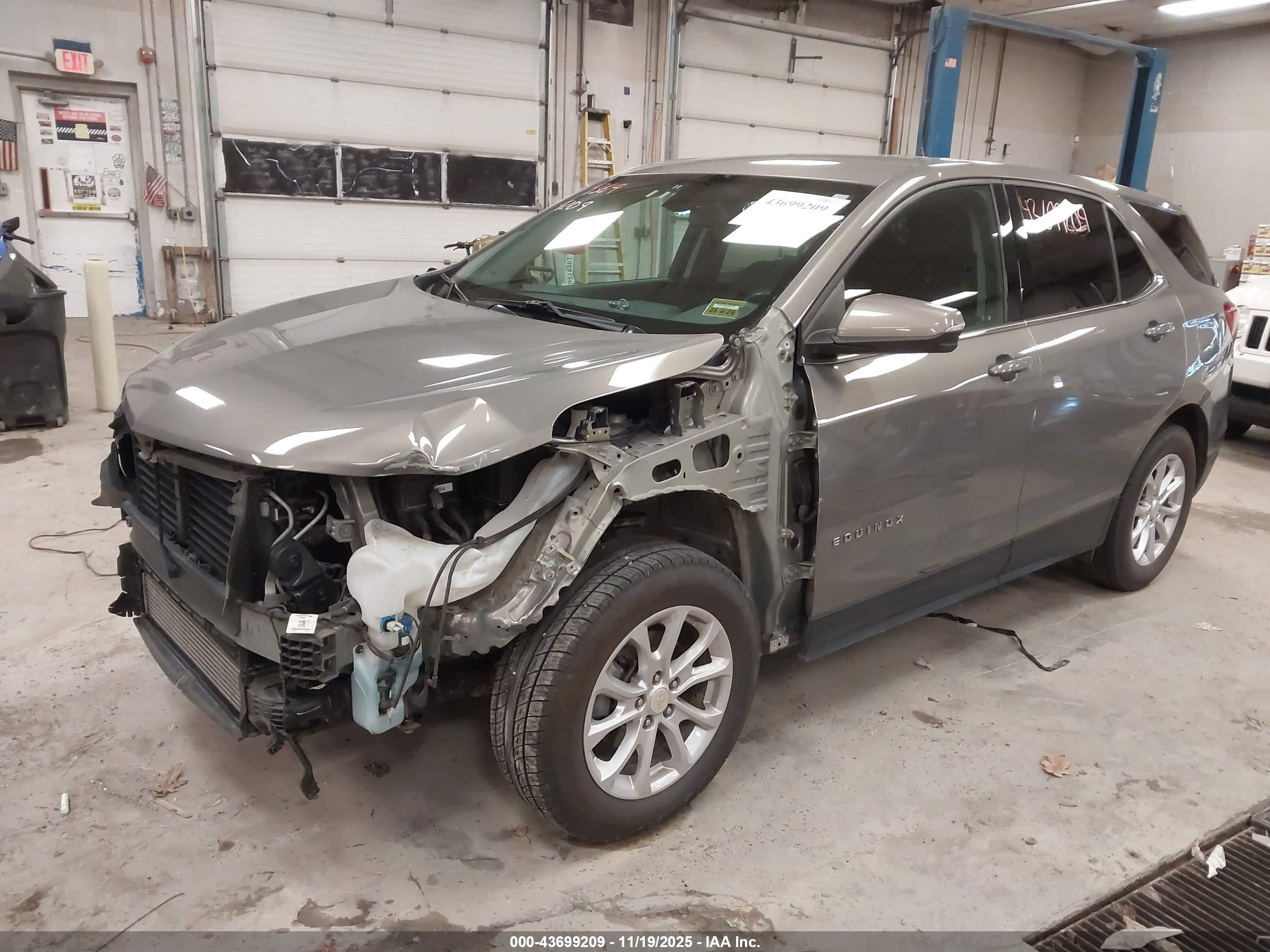 CHEVROLET EQUINOX image 2