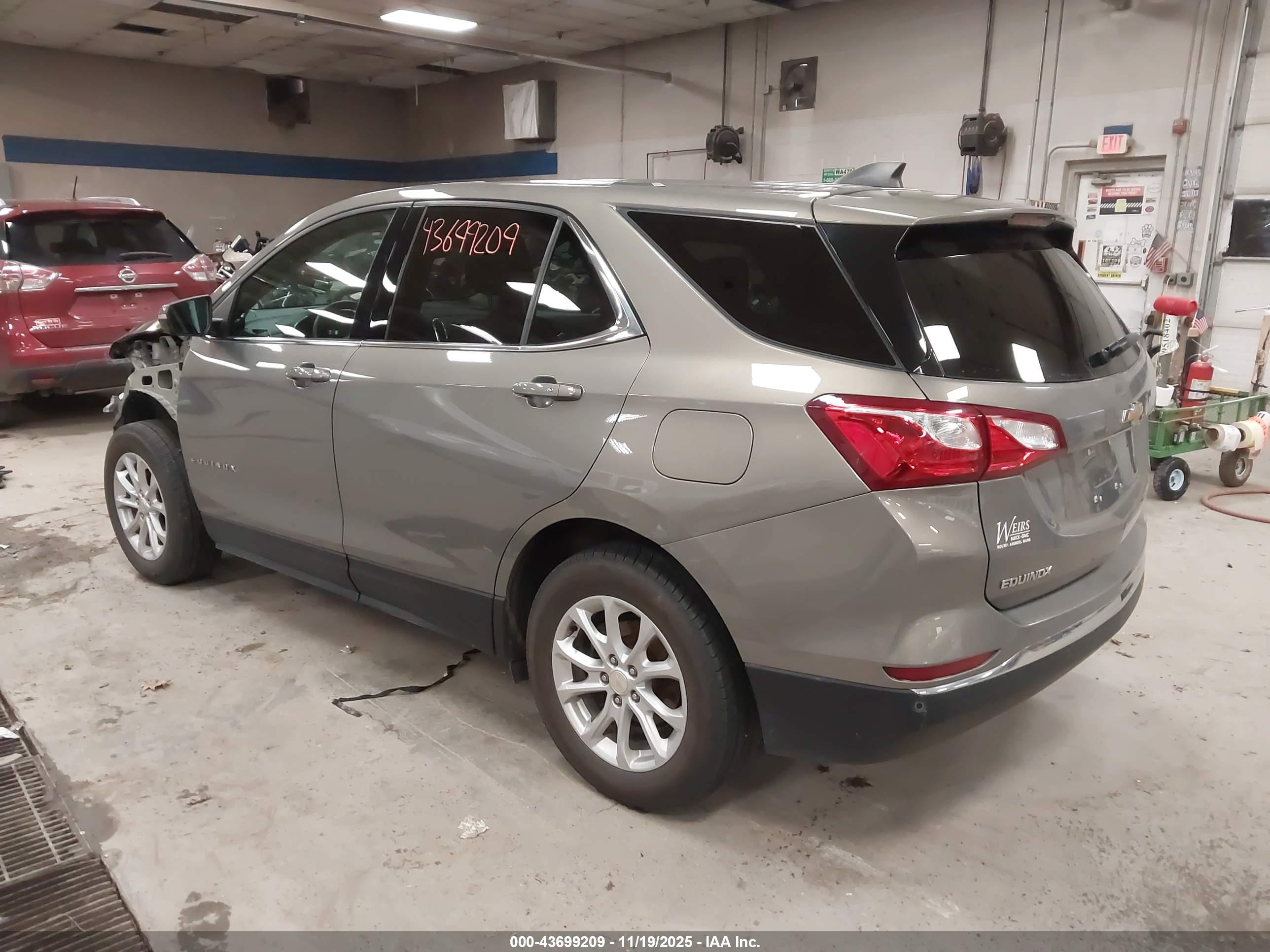 CHEVROLET EQUINOX image 3