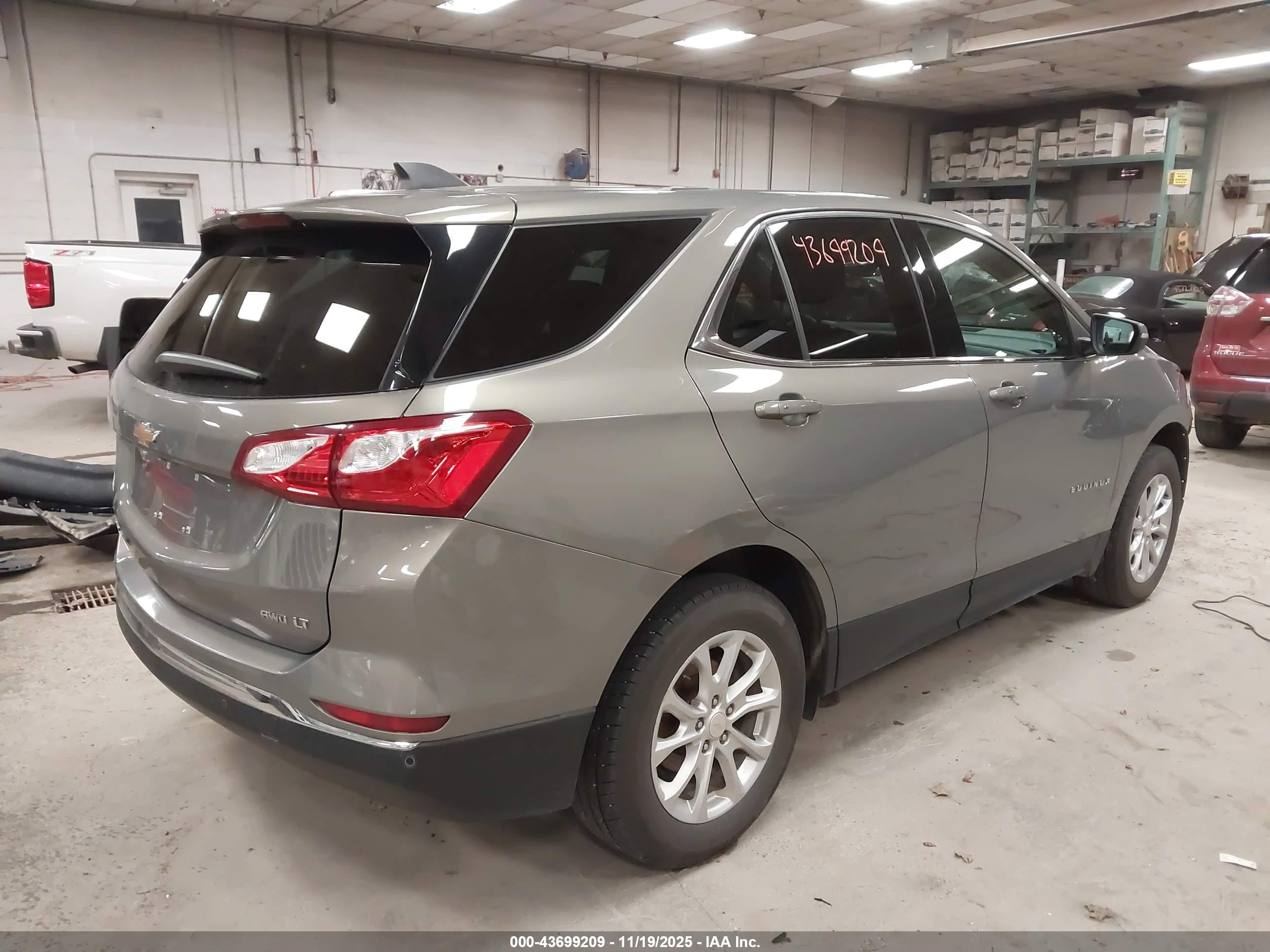 CHEVROLET EQUINOX image 4