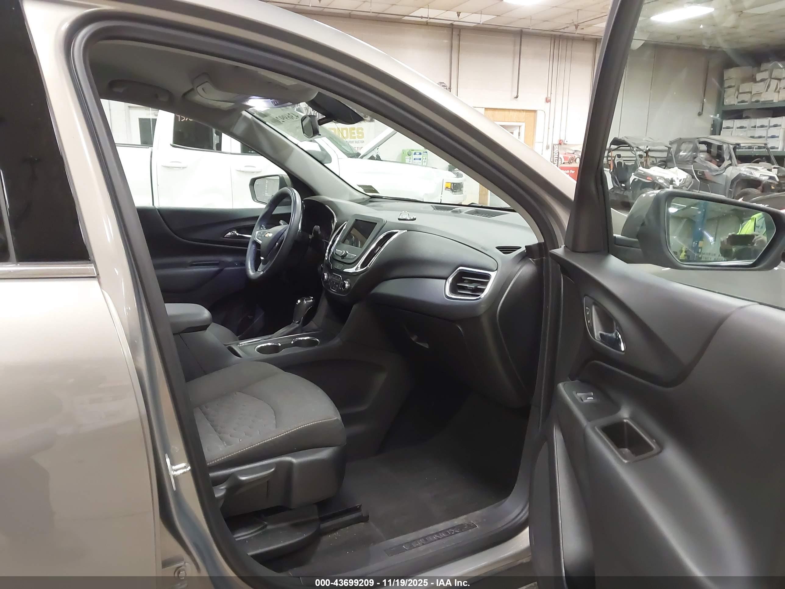 CHEVROLET EQUINOX image 5