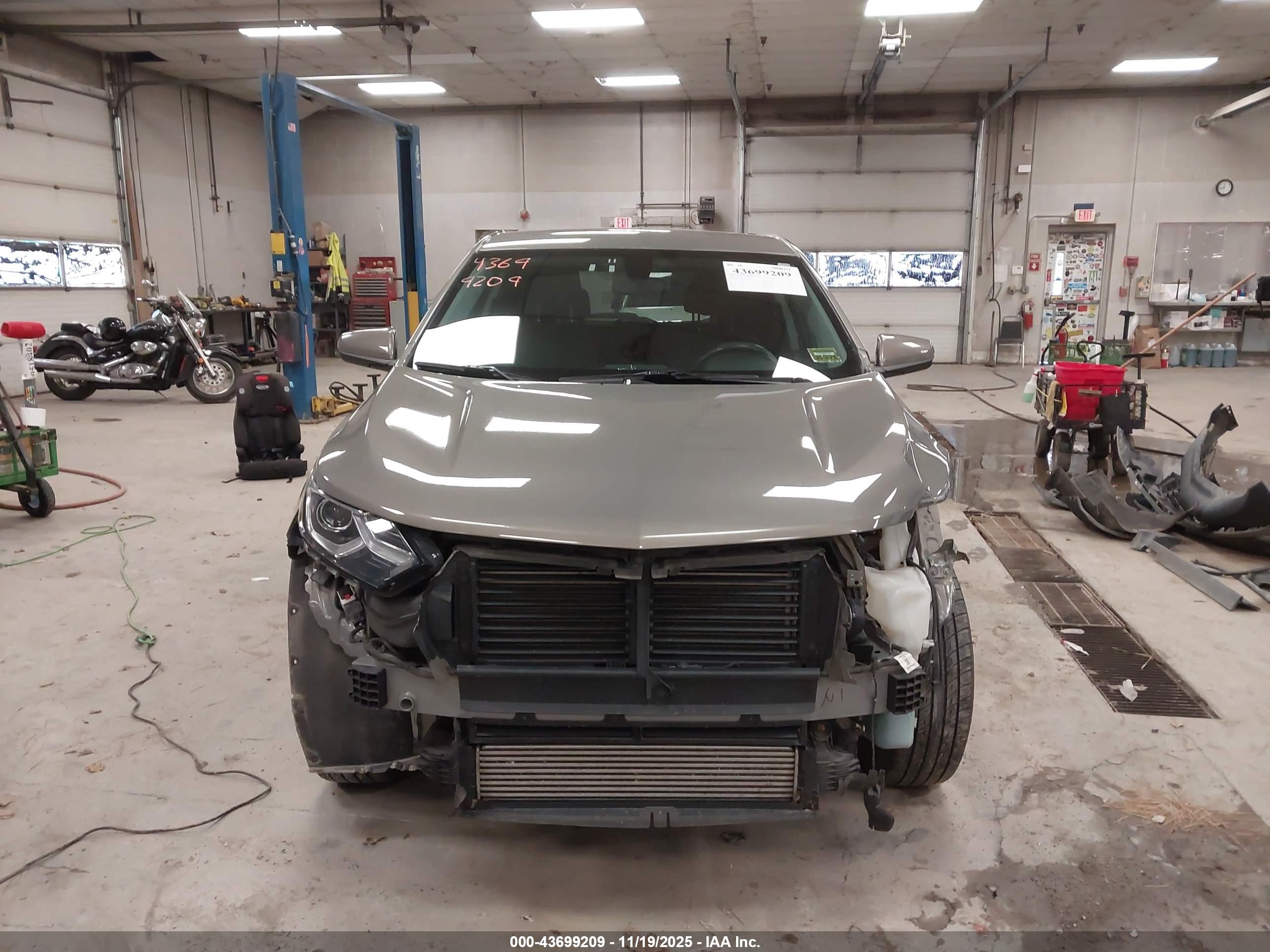 CHEVROLET EQUINOX image 6