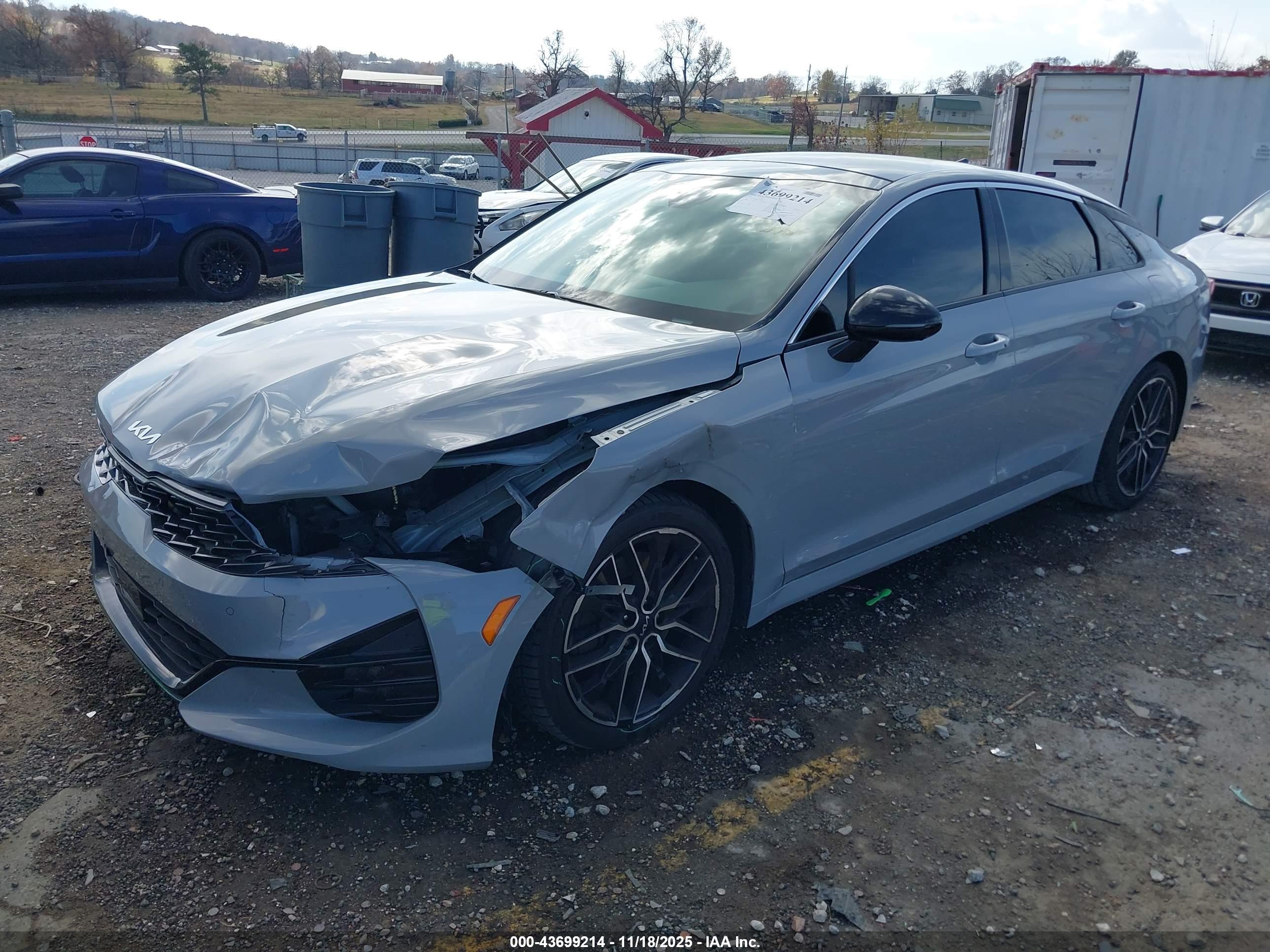 KIA K5 image 2