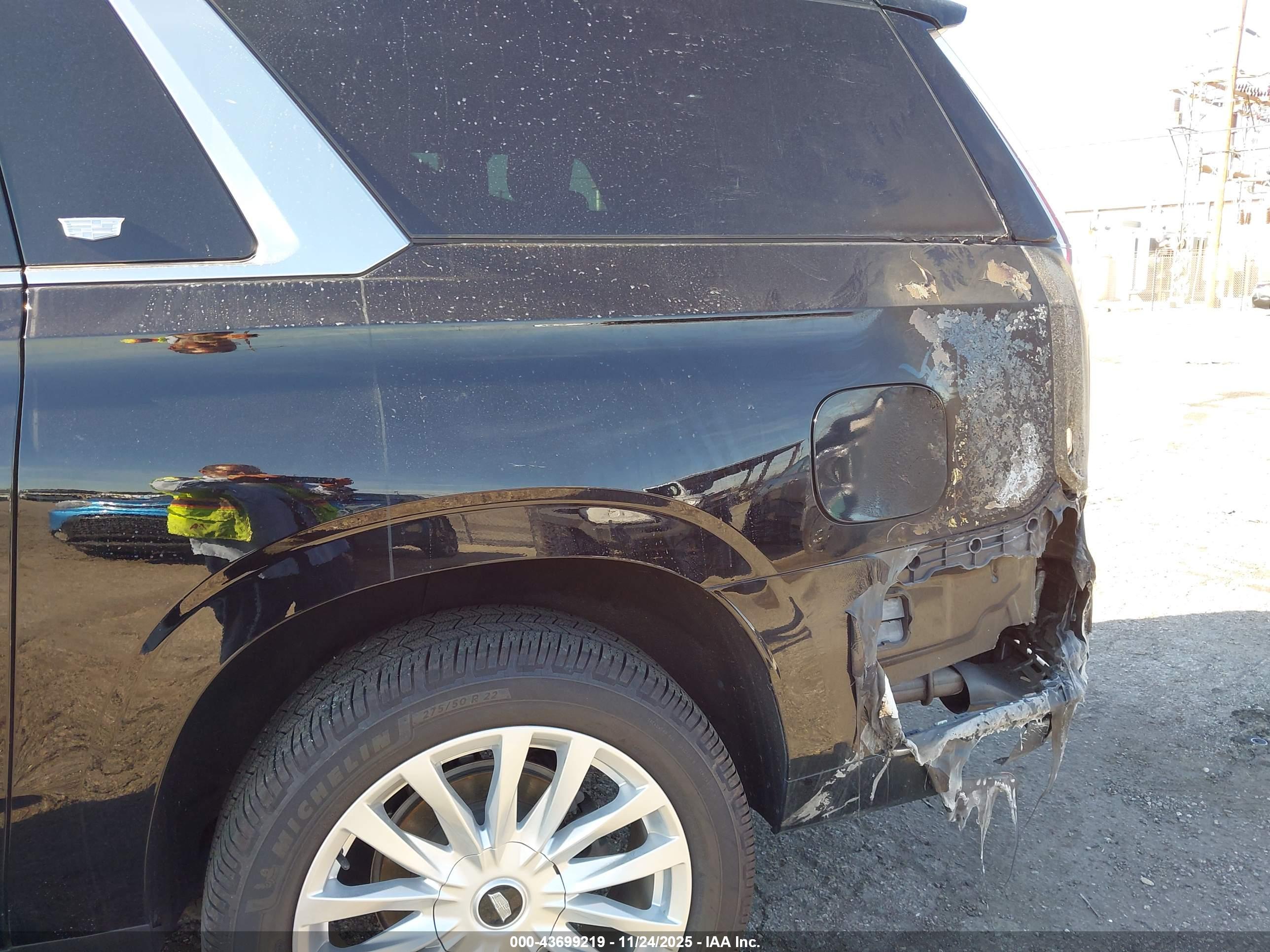 CADILLAC ESCALADE image 6