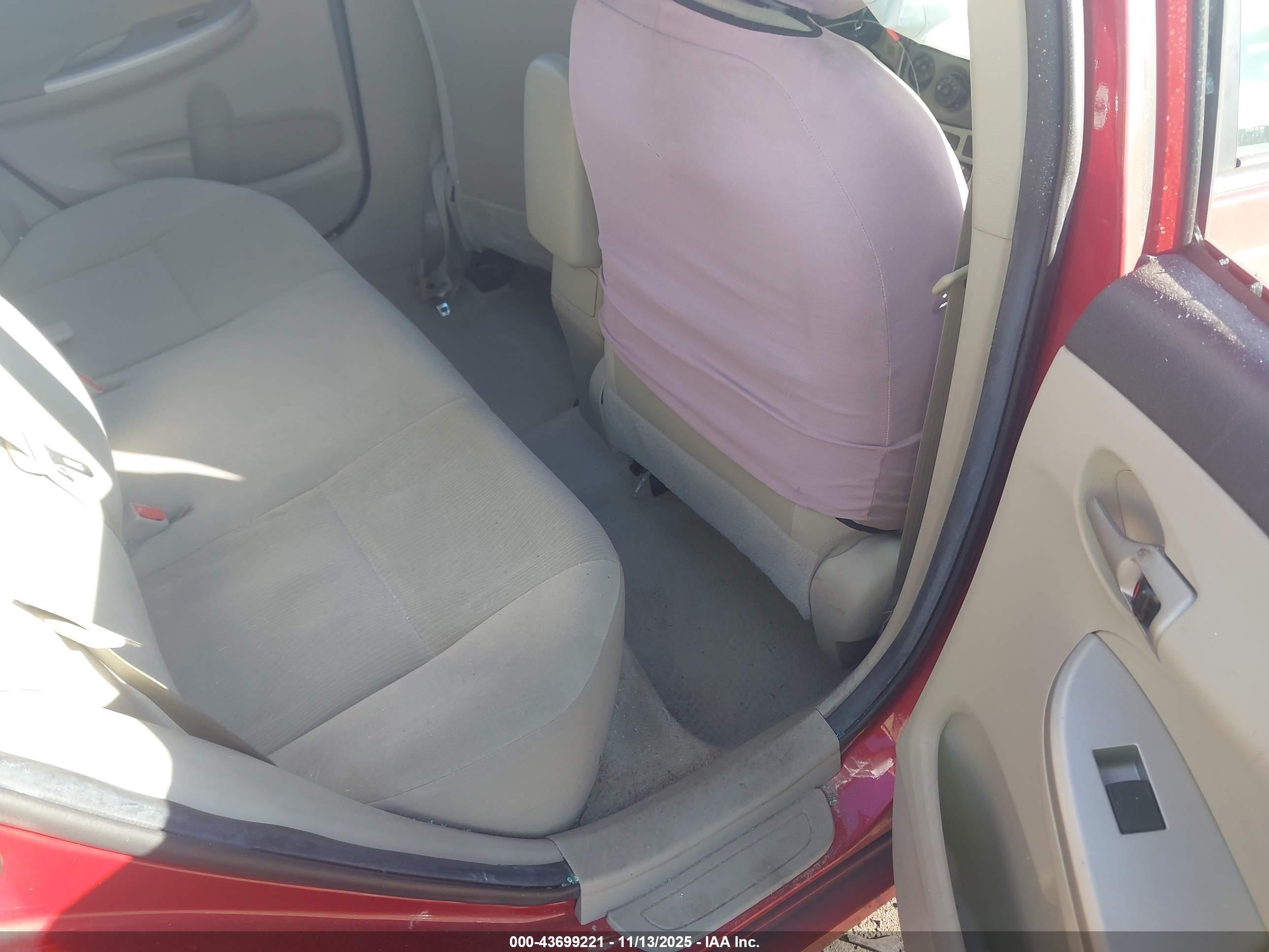 TOYOTA COROLLA image 8