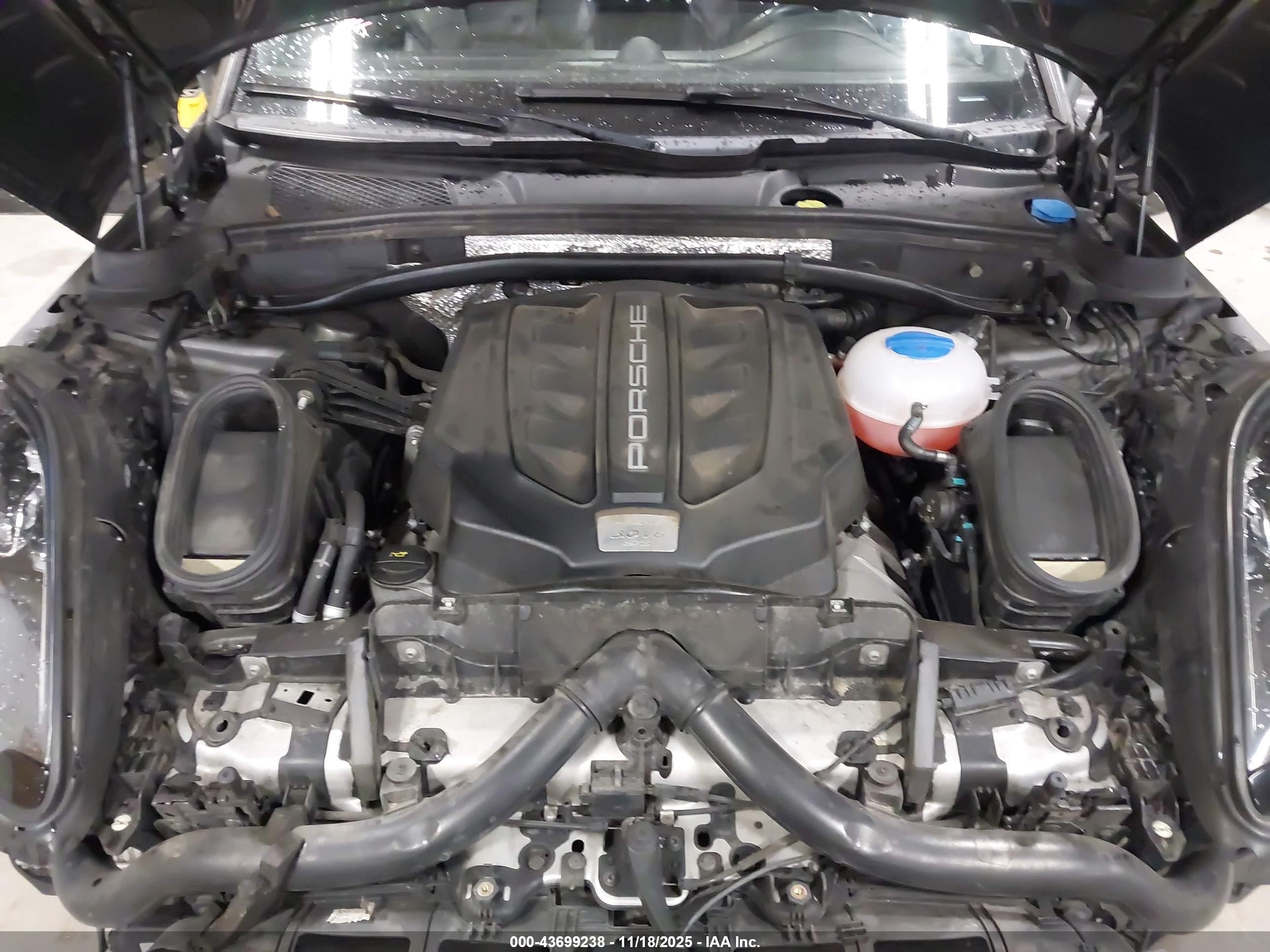 PORSCHE MACAN image 10