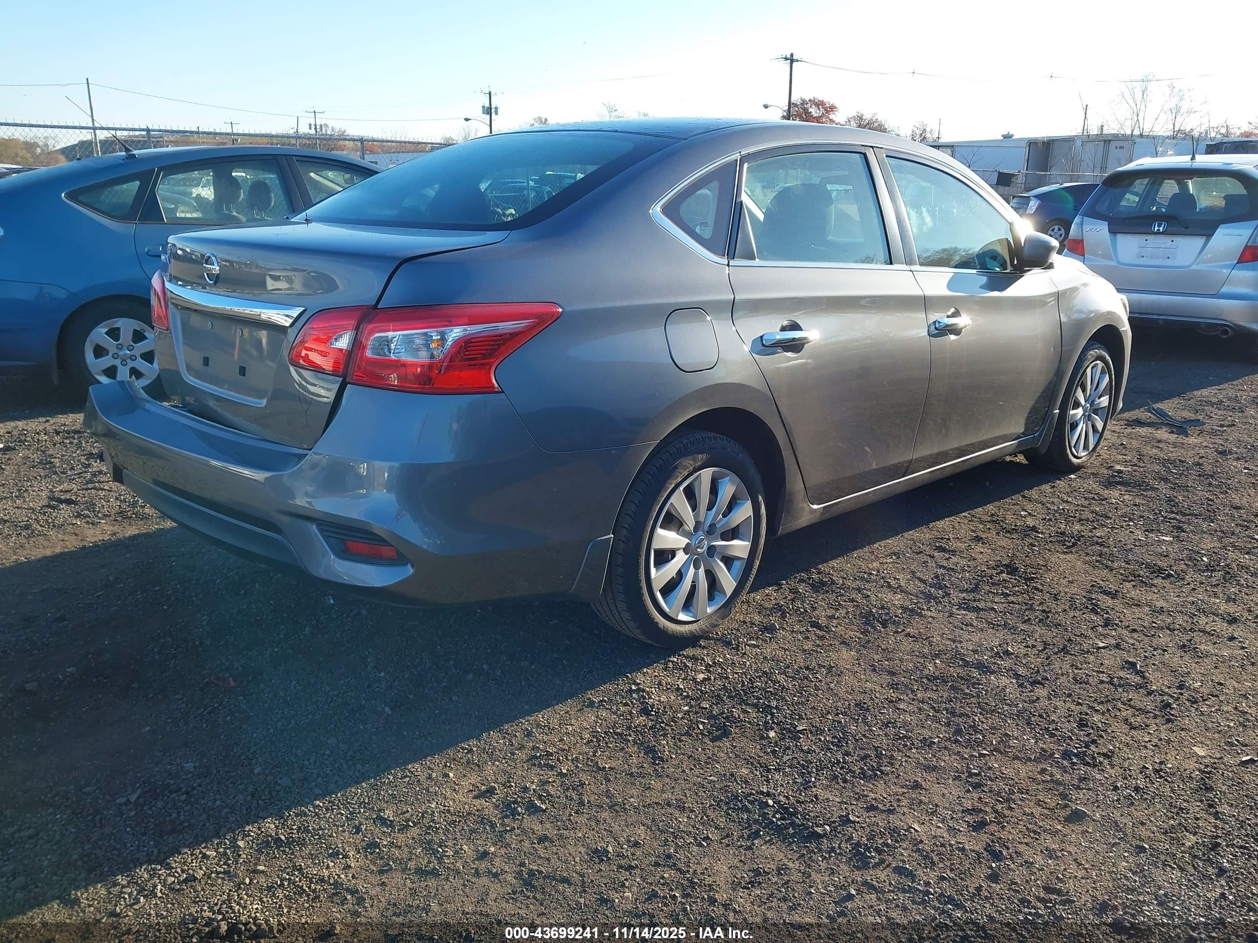 NISSAN SENTRA image 4