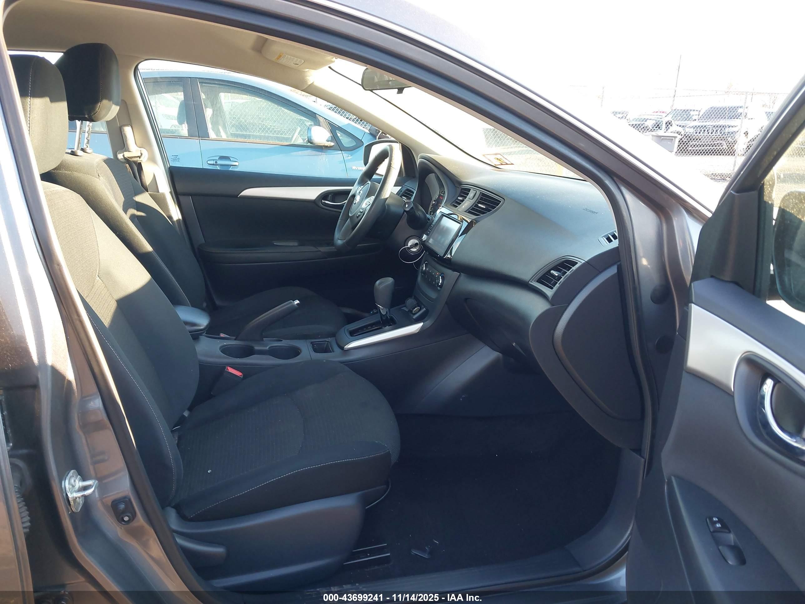 NISSAN SENTRA image 5