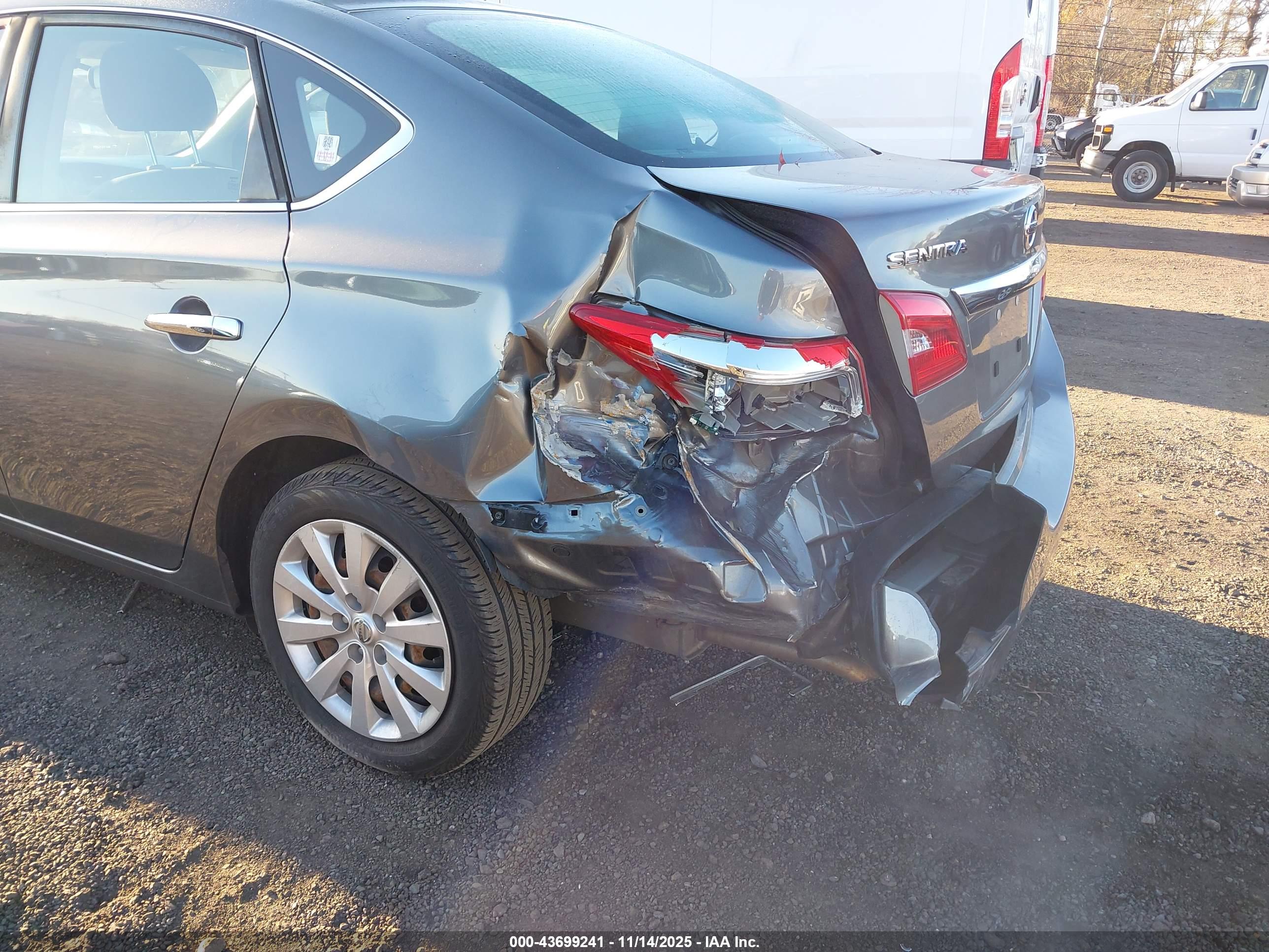 NISSAN SENTRA image 6