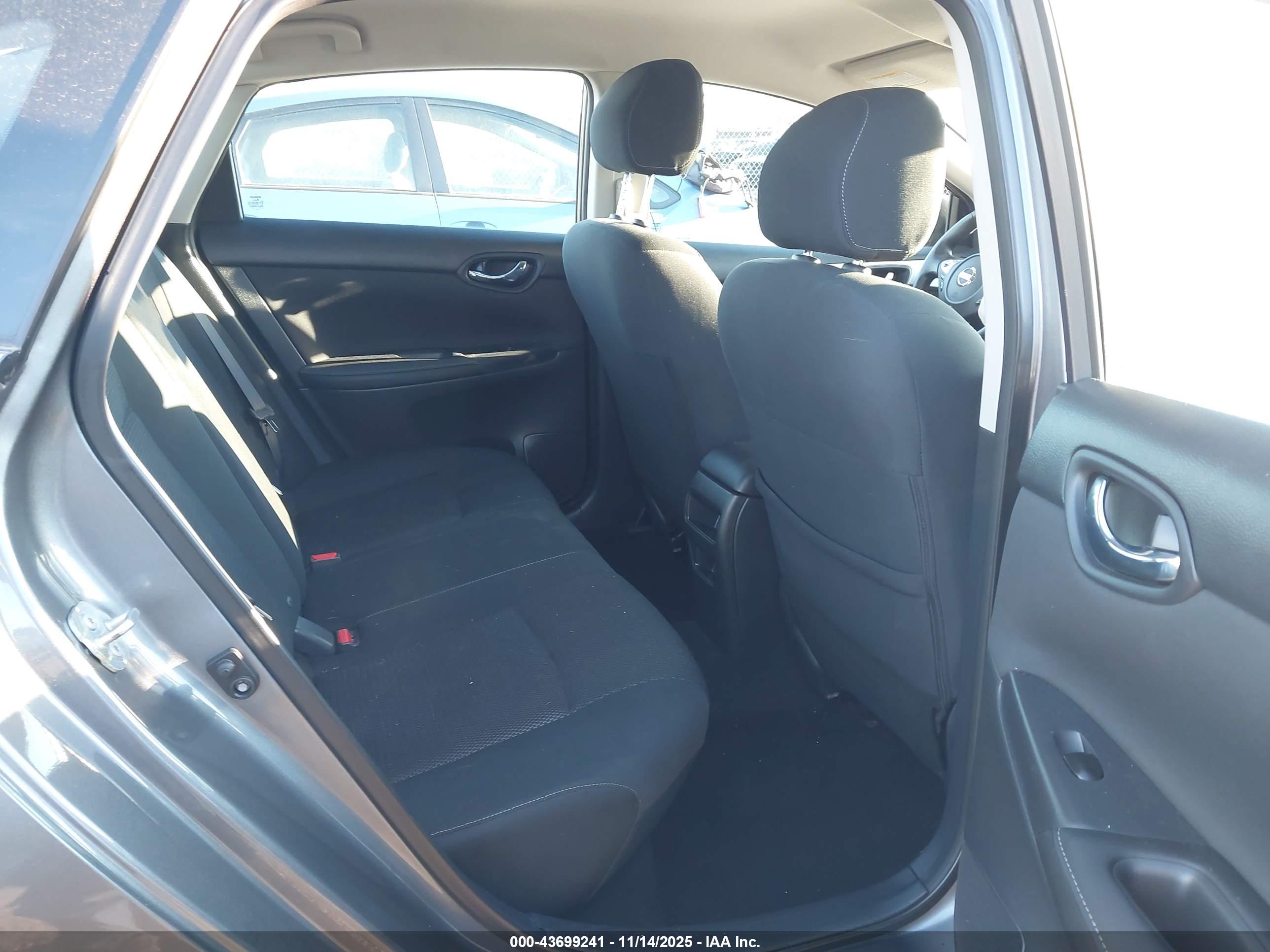 NISSAN SENTRA image 8