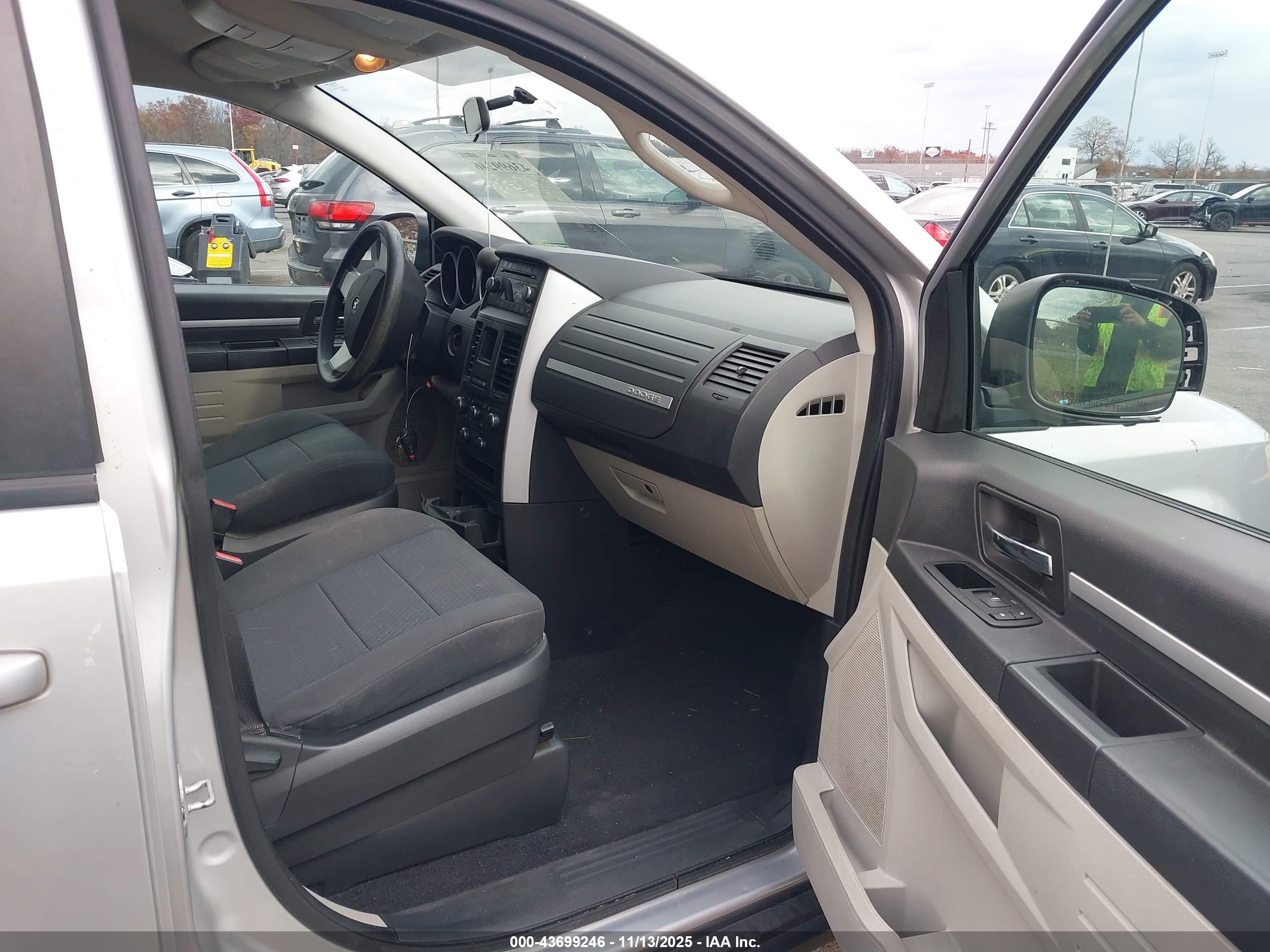 DODGE GRAND image 5