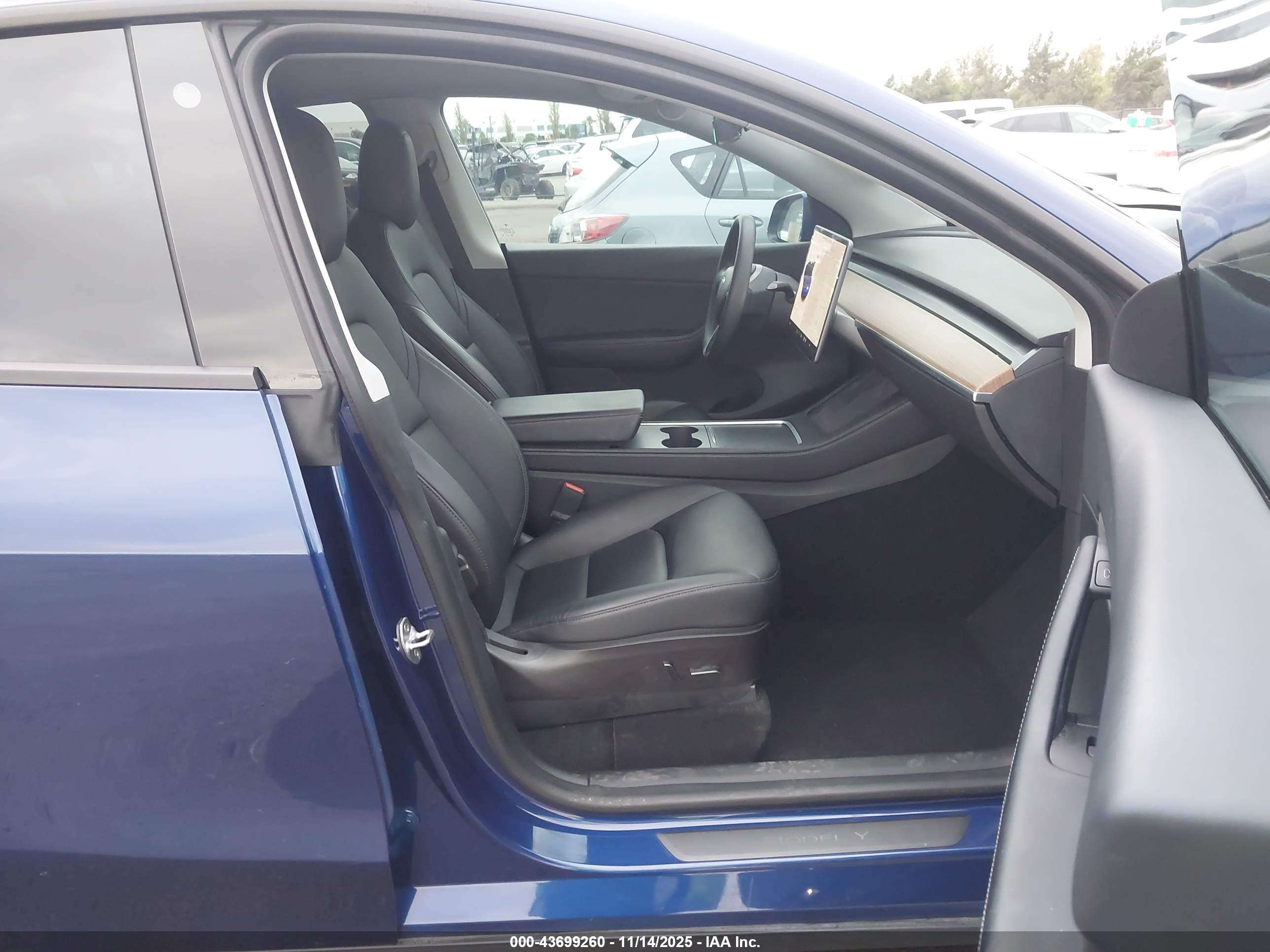 TESLA MODEL image 5