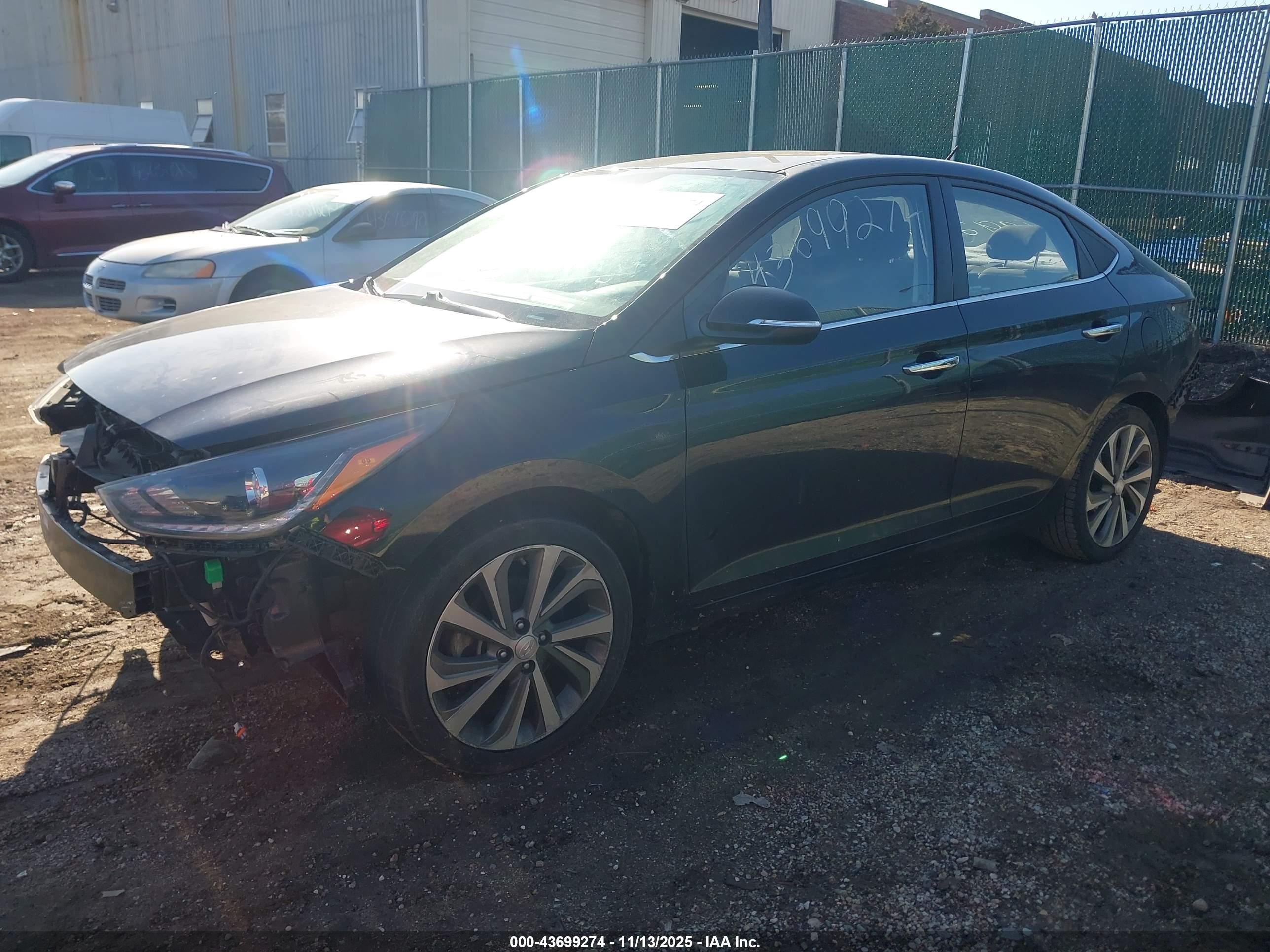 HYUNDAI ACCENT image 2