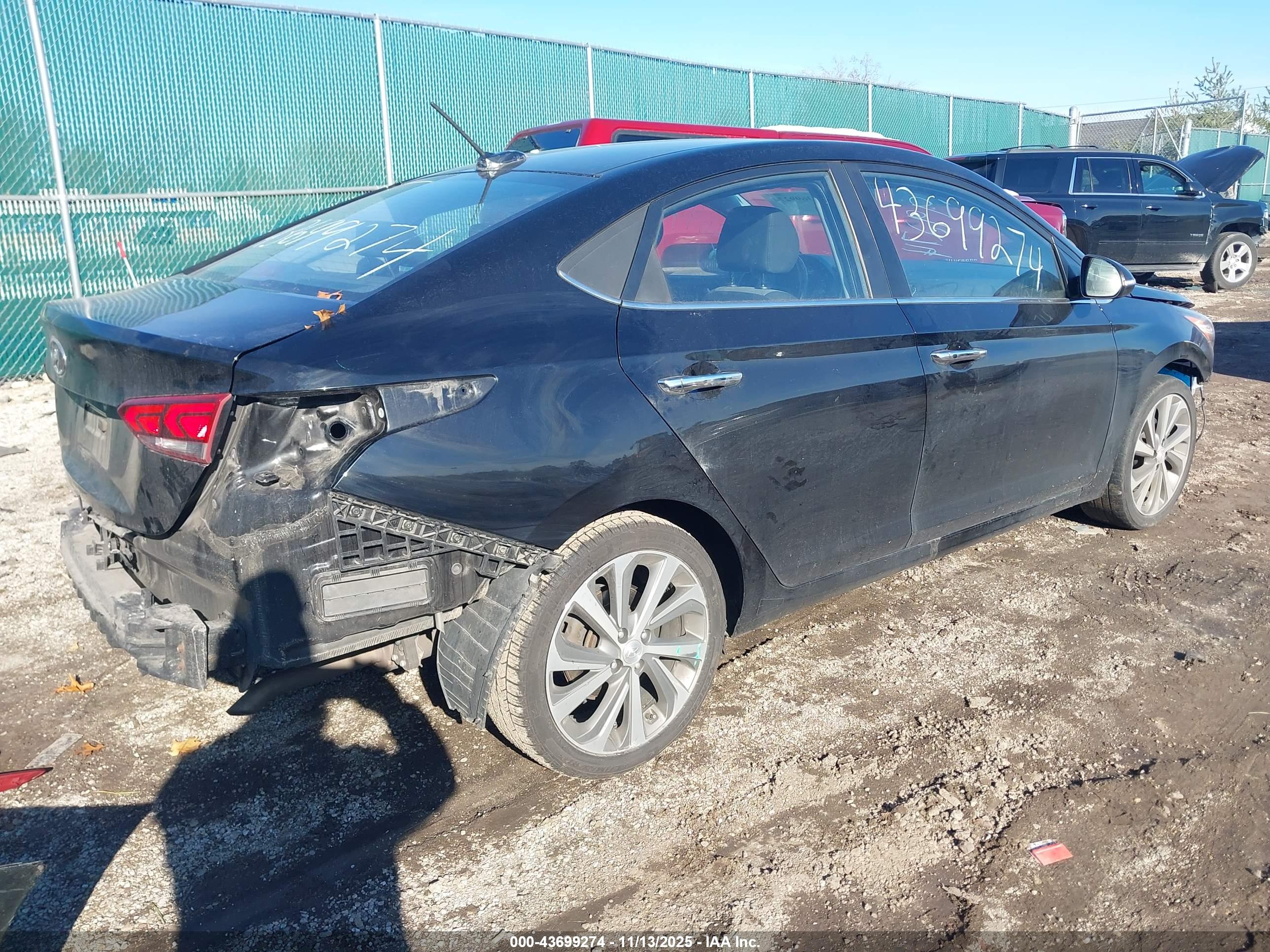 HYUNDAI ACCENT image 4