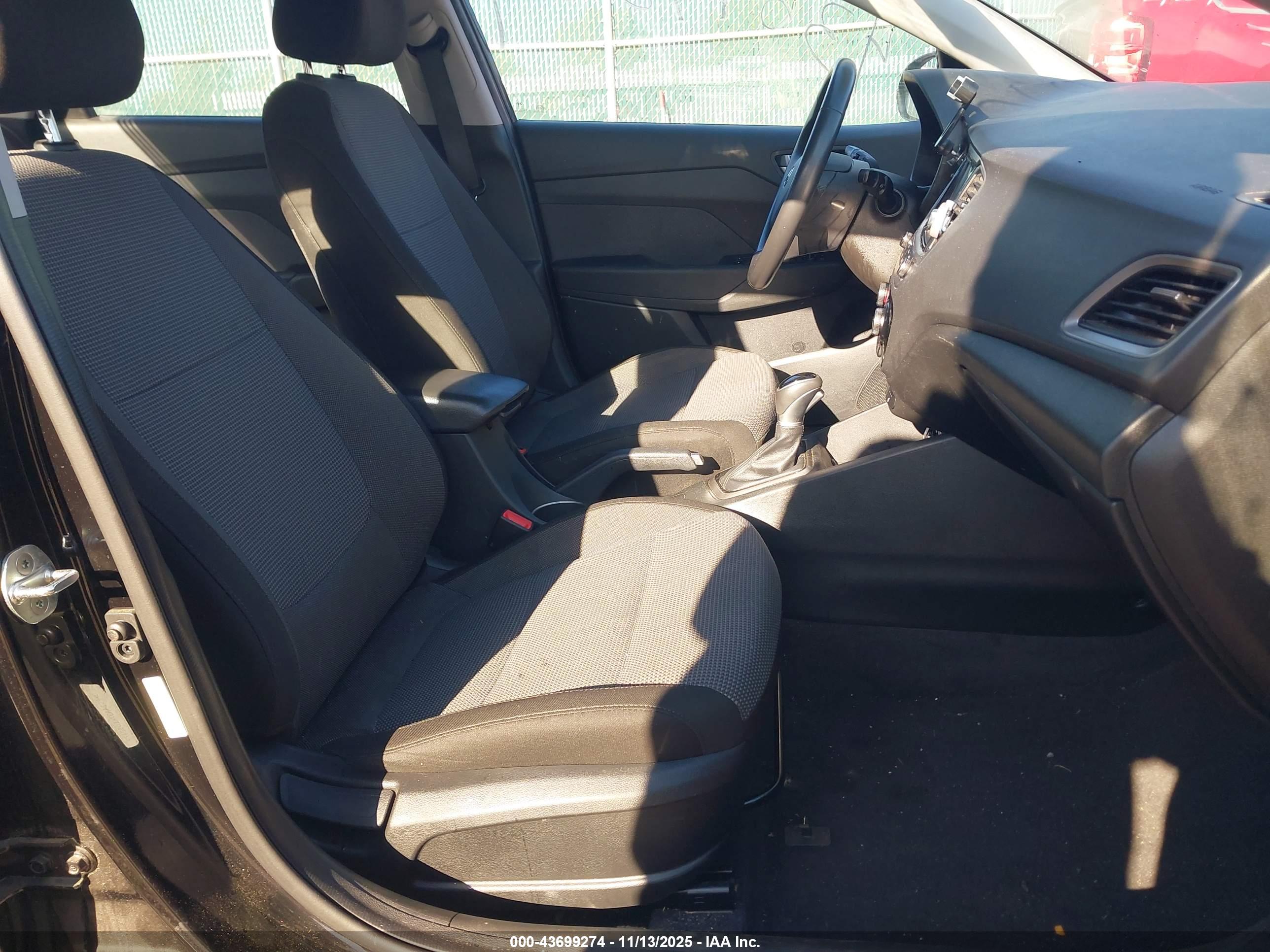 HYUNDAI ACCENT image 5