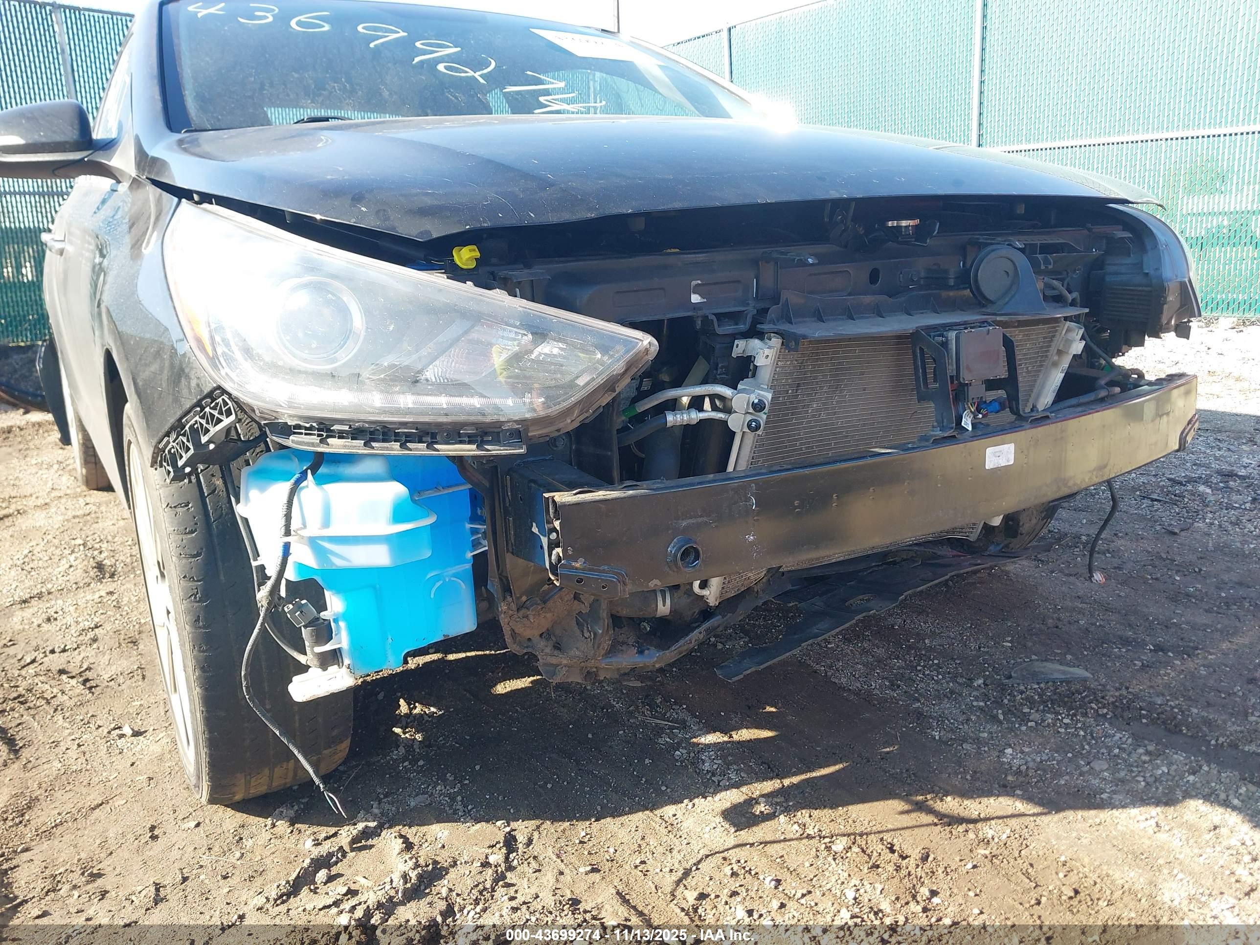 HYUNDAI ACCENT image 6