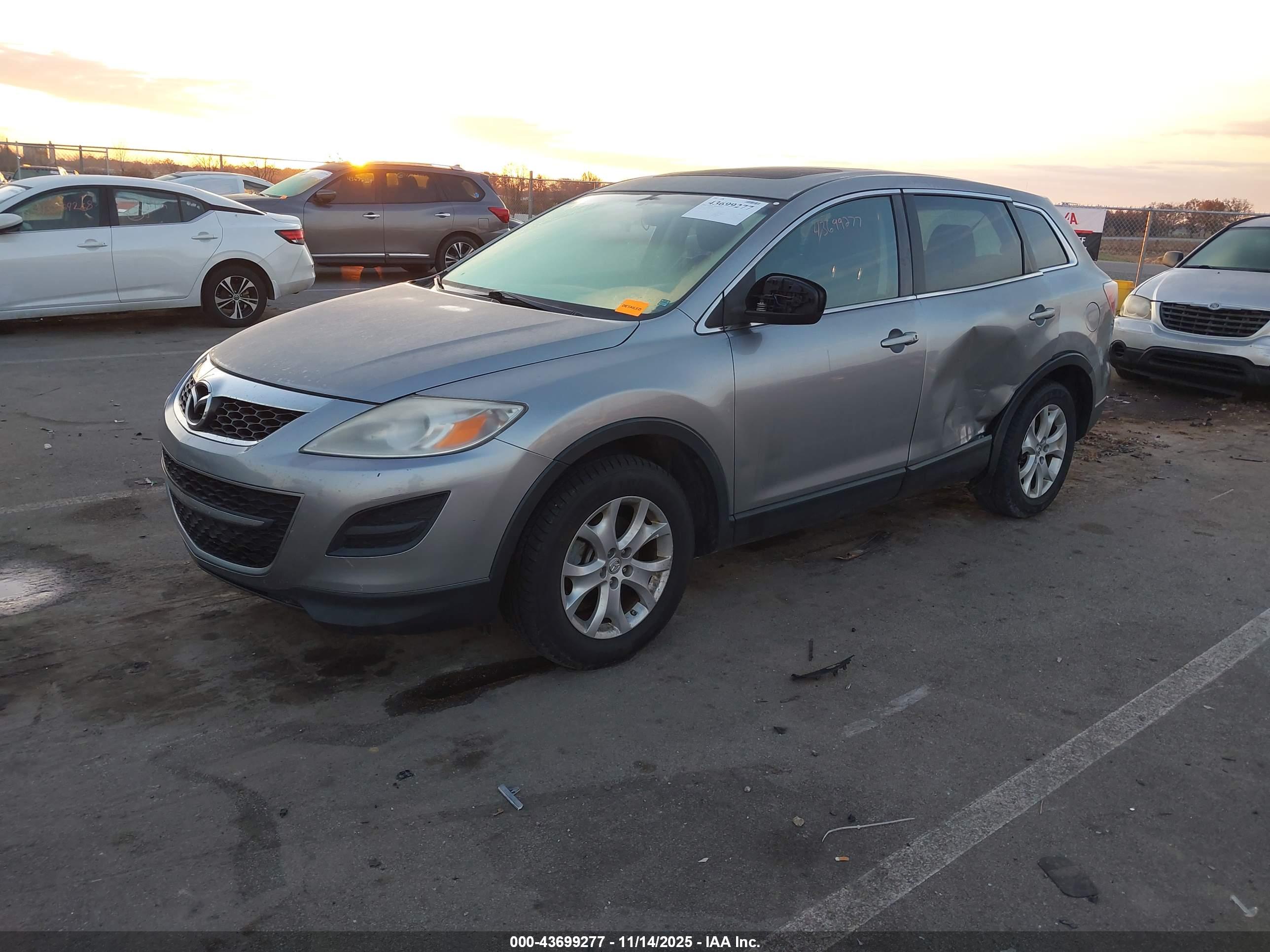 MAZDA CX-9 image 2
