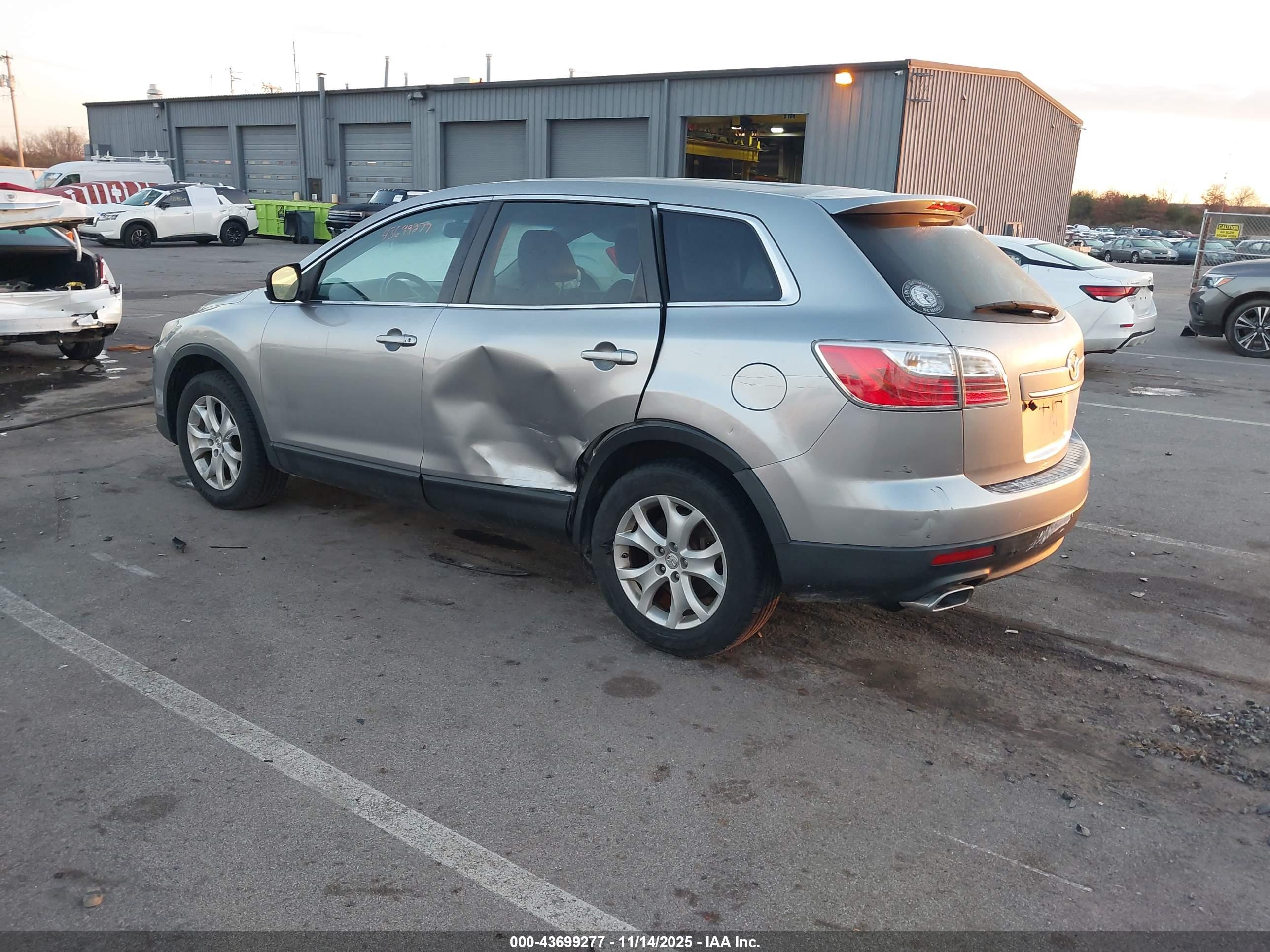 MAZDA CX-9 image 3