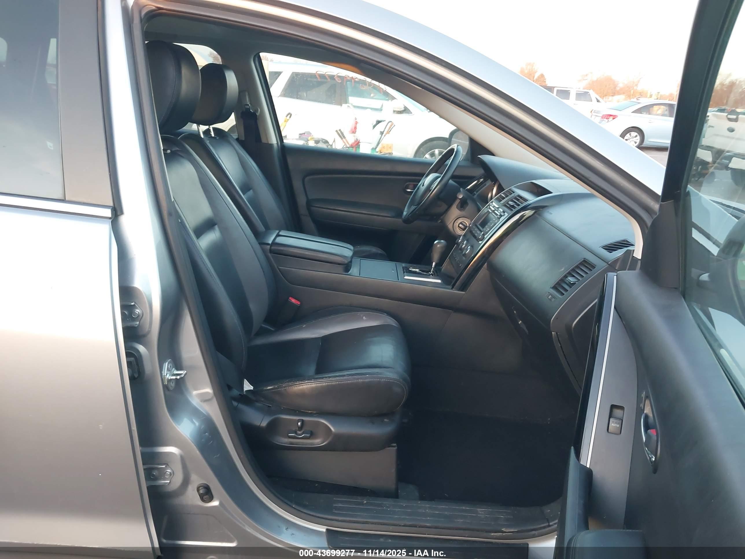 MAZDA CX-9 image 5
