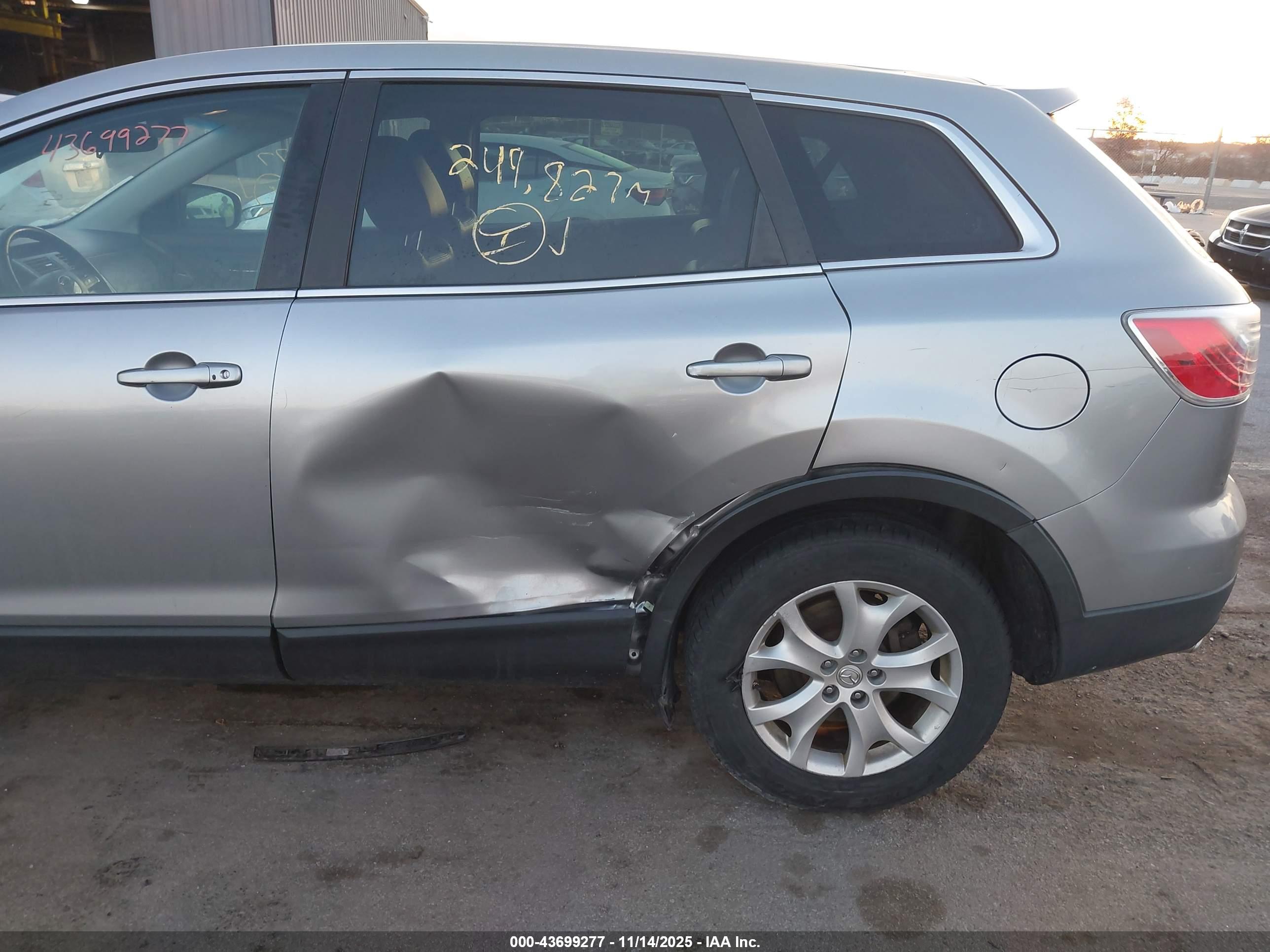 MAZDA CX-9 image 6