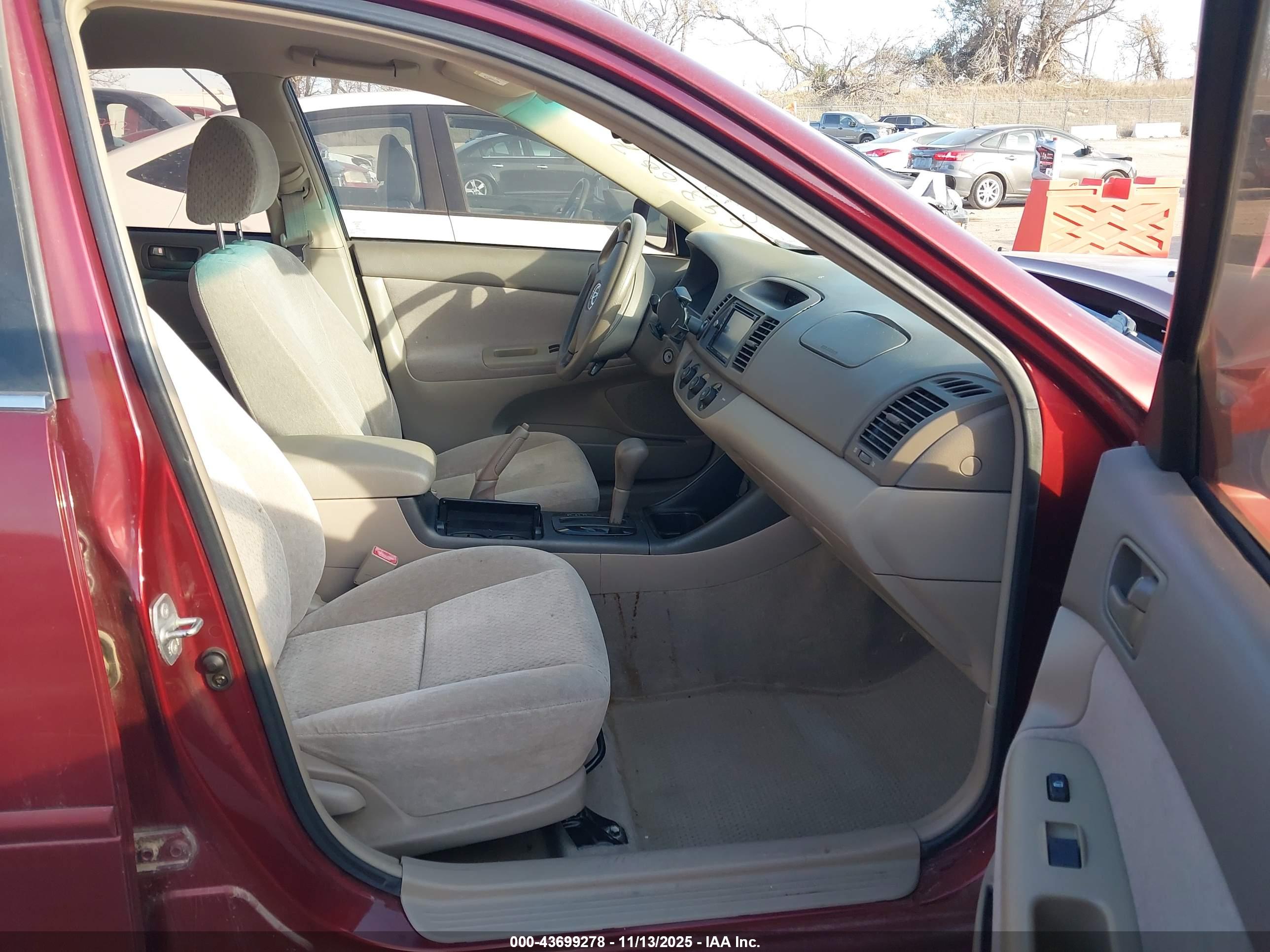 TOYOTA CAMRY image 5