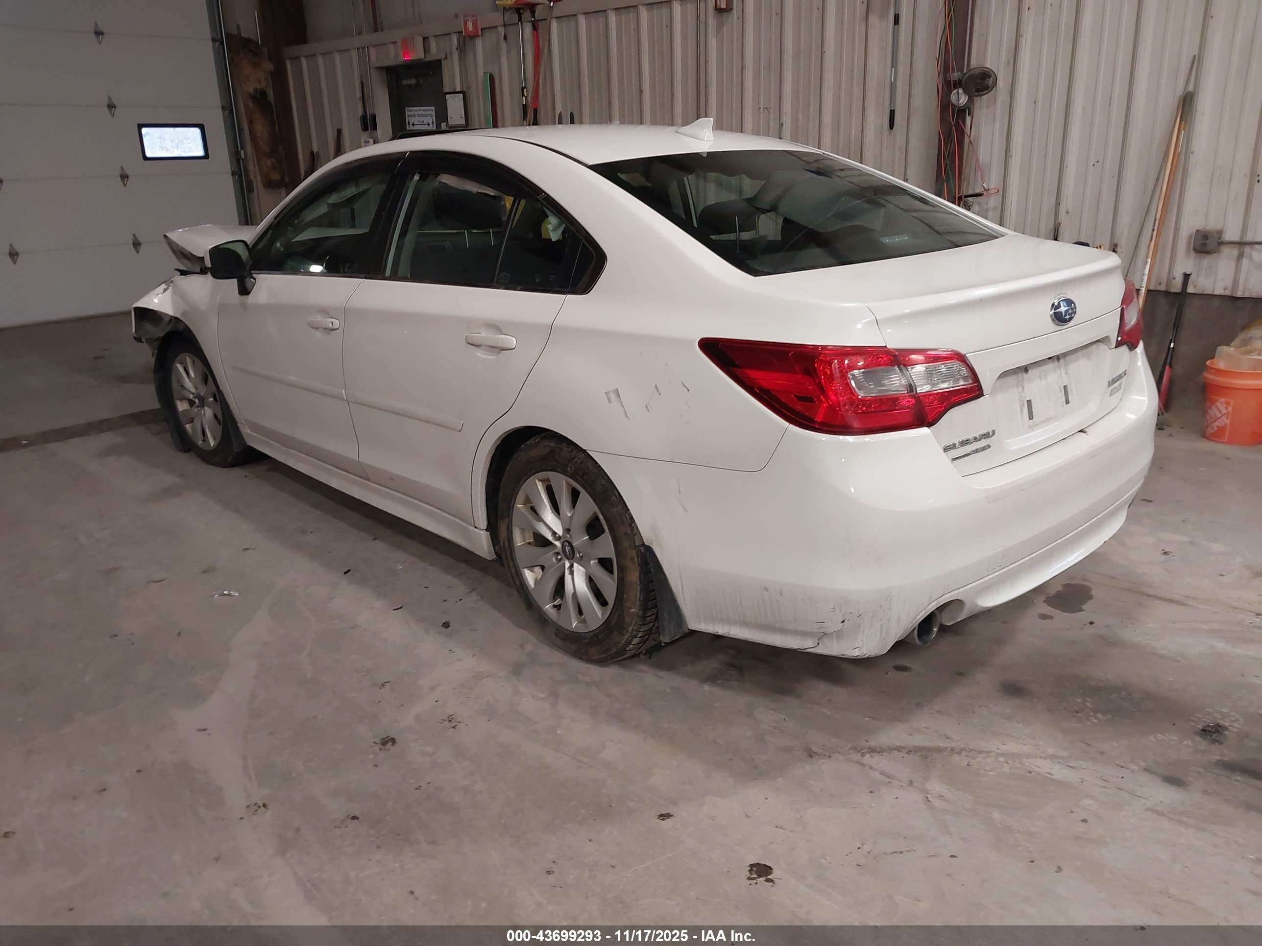 SUBARU LEGACY image 3