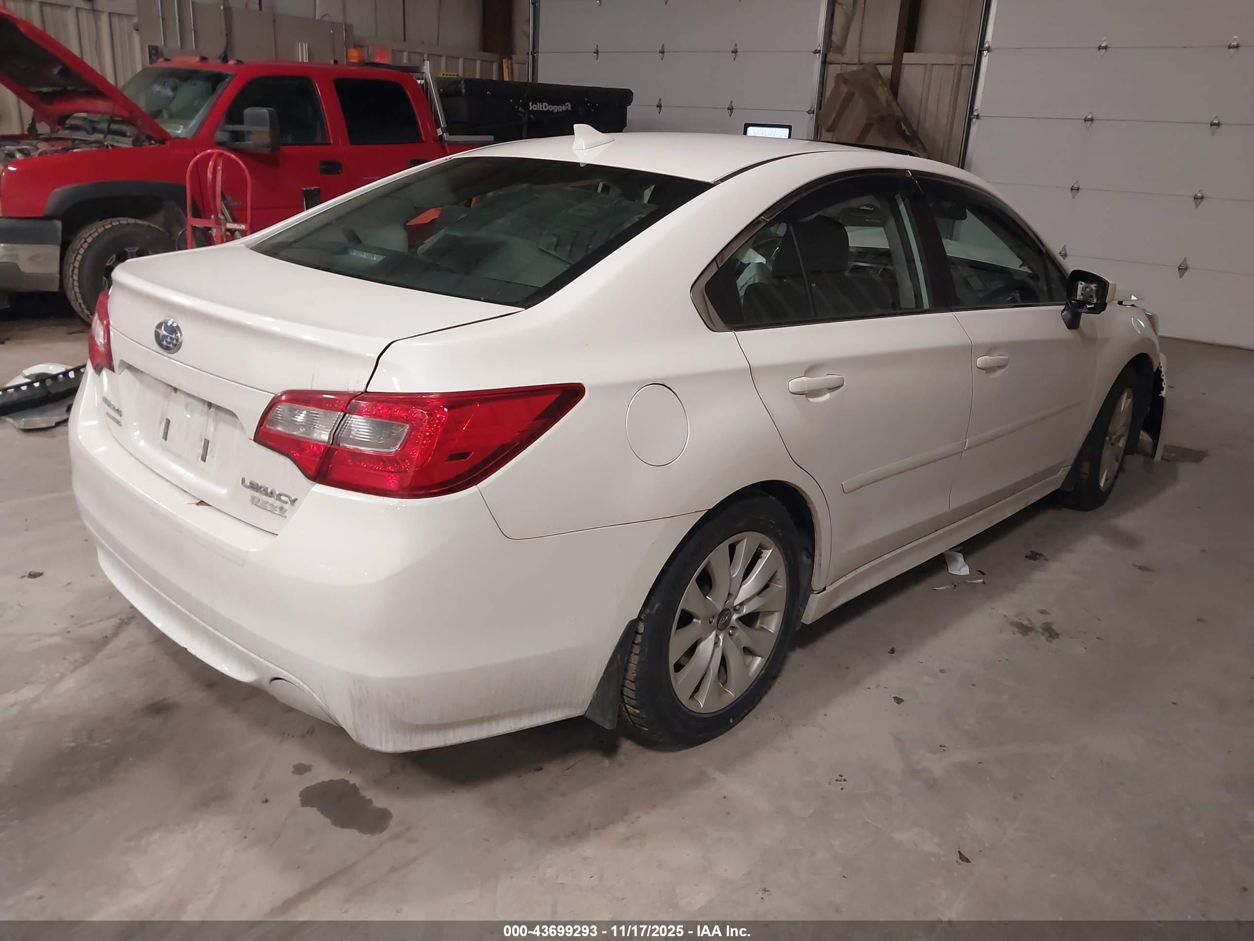 SUBARU LEGACY image 4