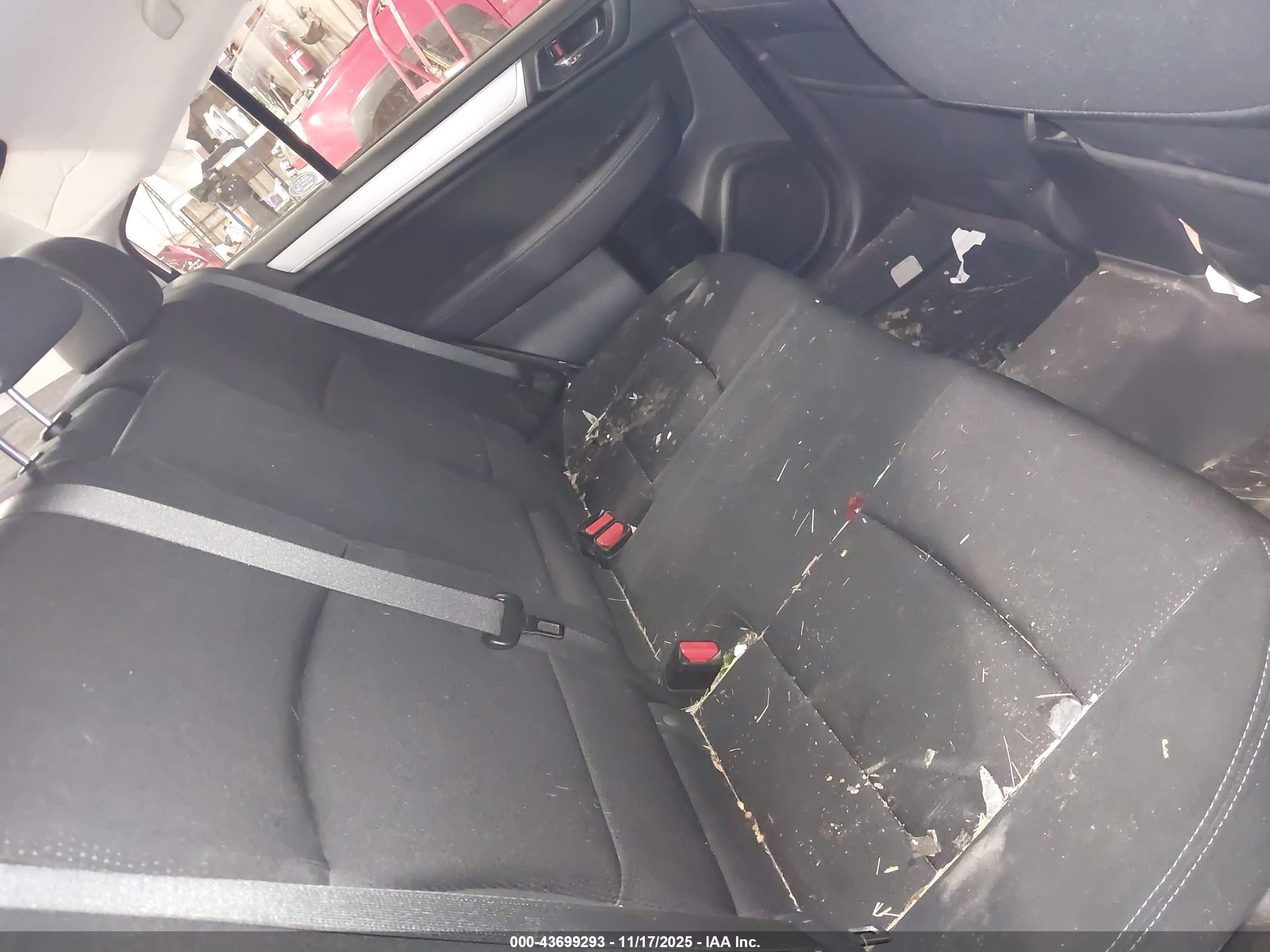 SUBARU LEGACY image 8