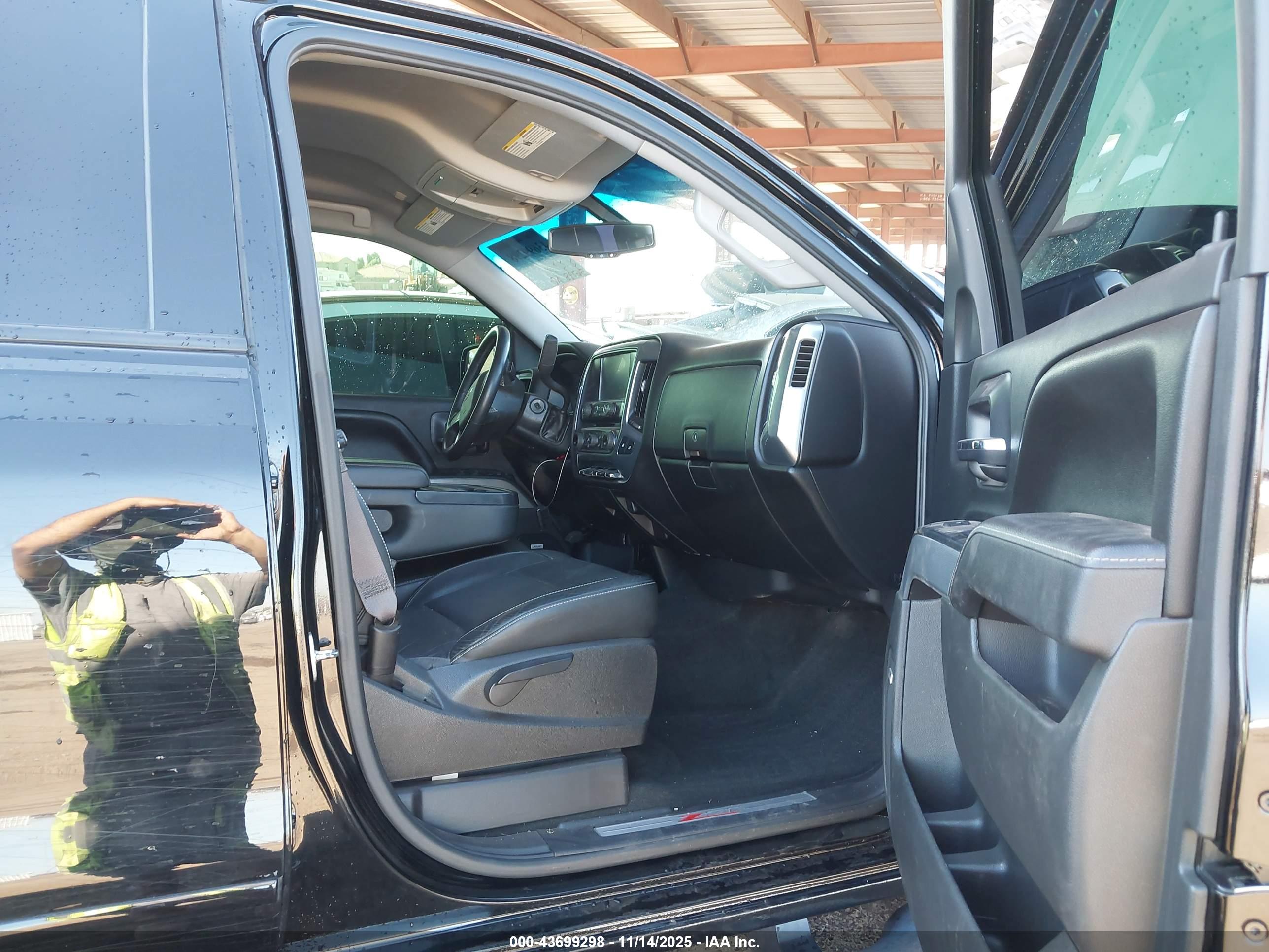 CHEVROLET SILVERADO image 5